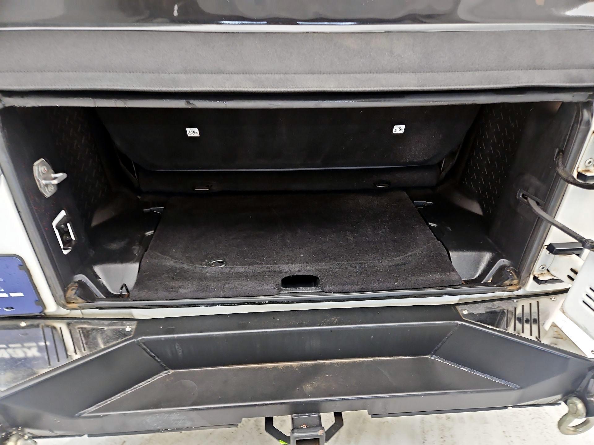 Thumbnail: 2015 Jeep Wrangler - 18