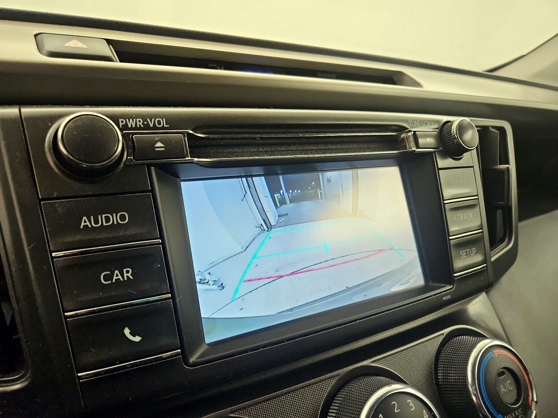 Thumbnail: 2015 Toyota RAV4 - 14