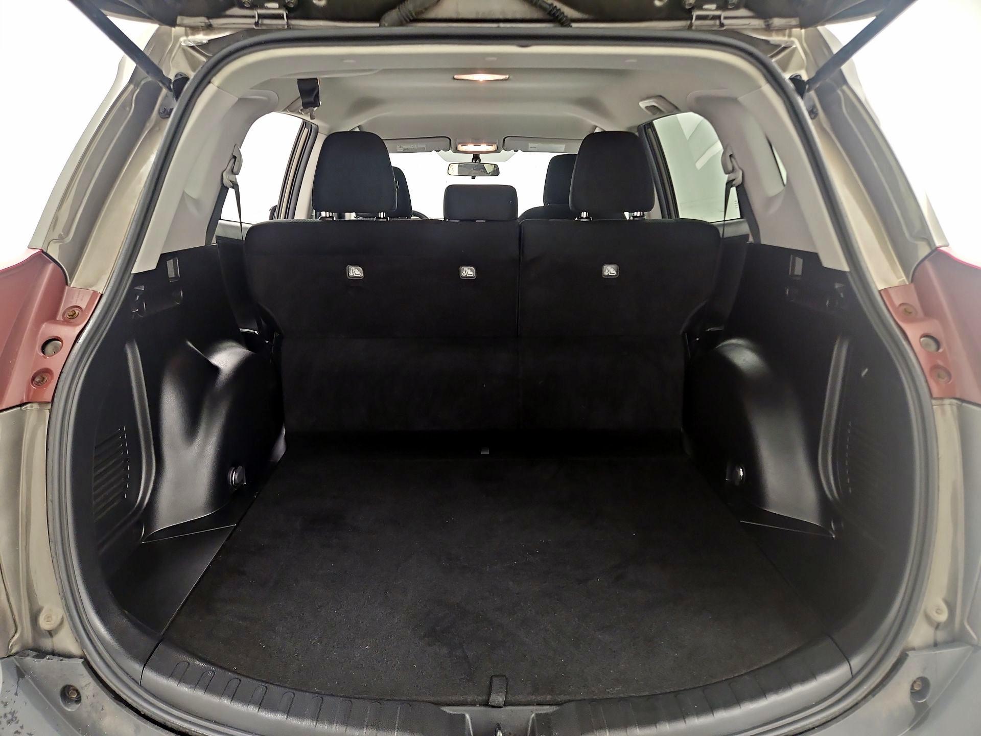 Thumbnail: 2015 Toyota RAV4 - 20