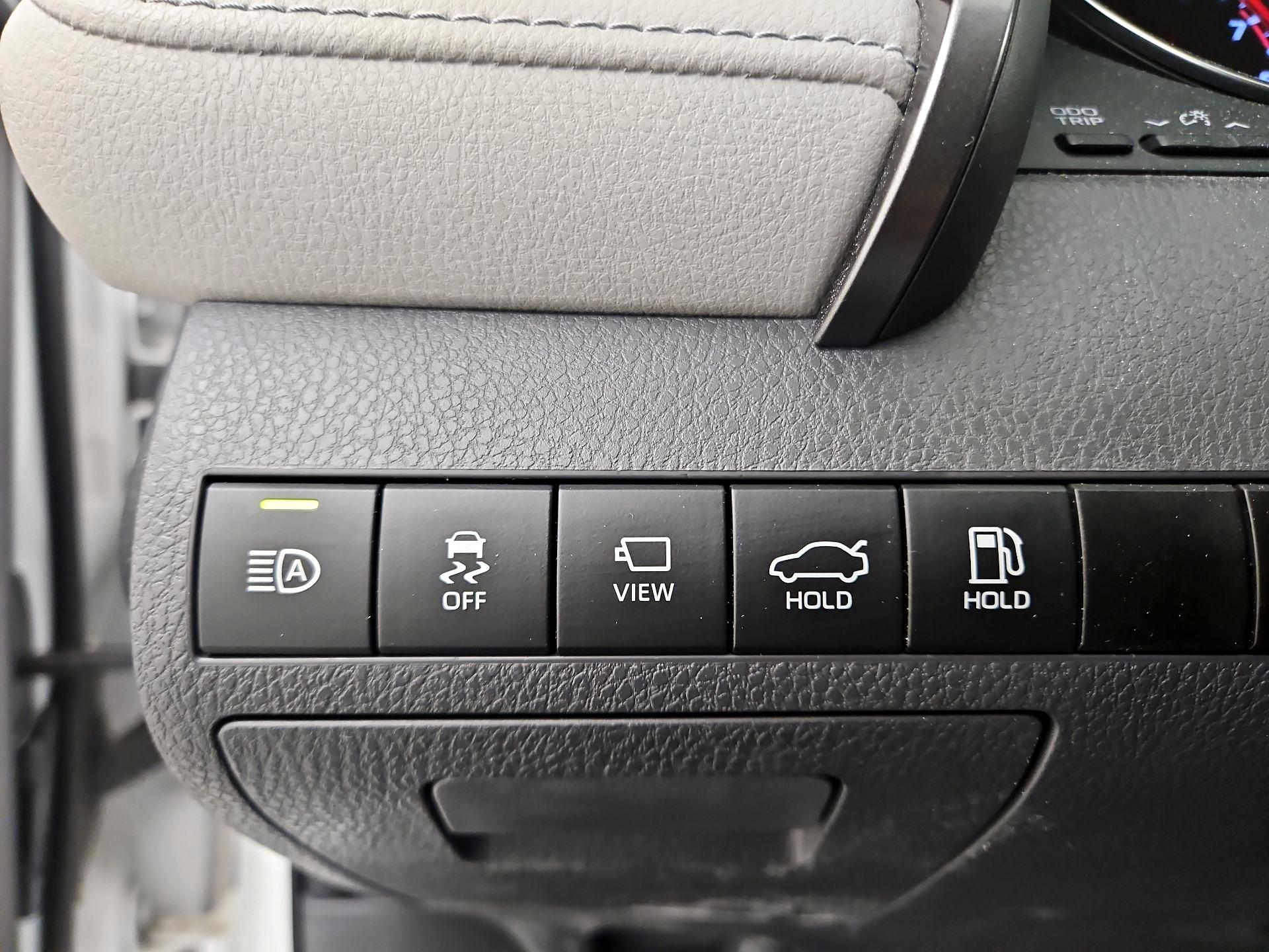 Thumbnail: 2019 Toyota Camry - 13