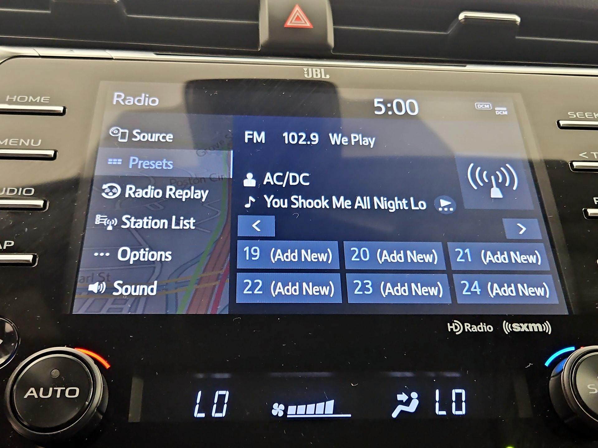 Thumbnail: 2019 Toyota Camry - 16
