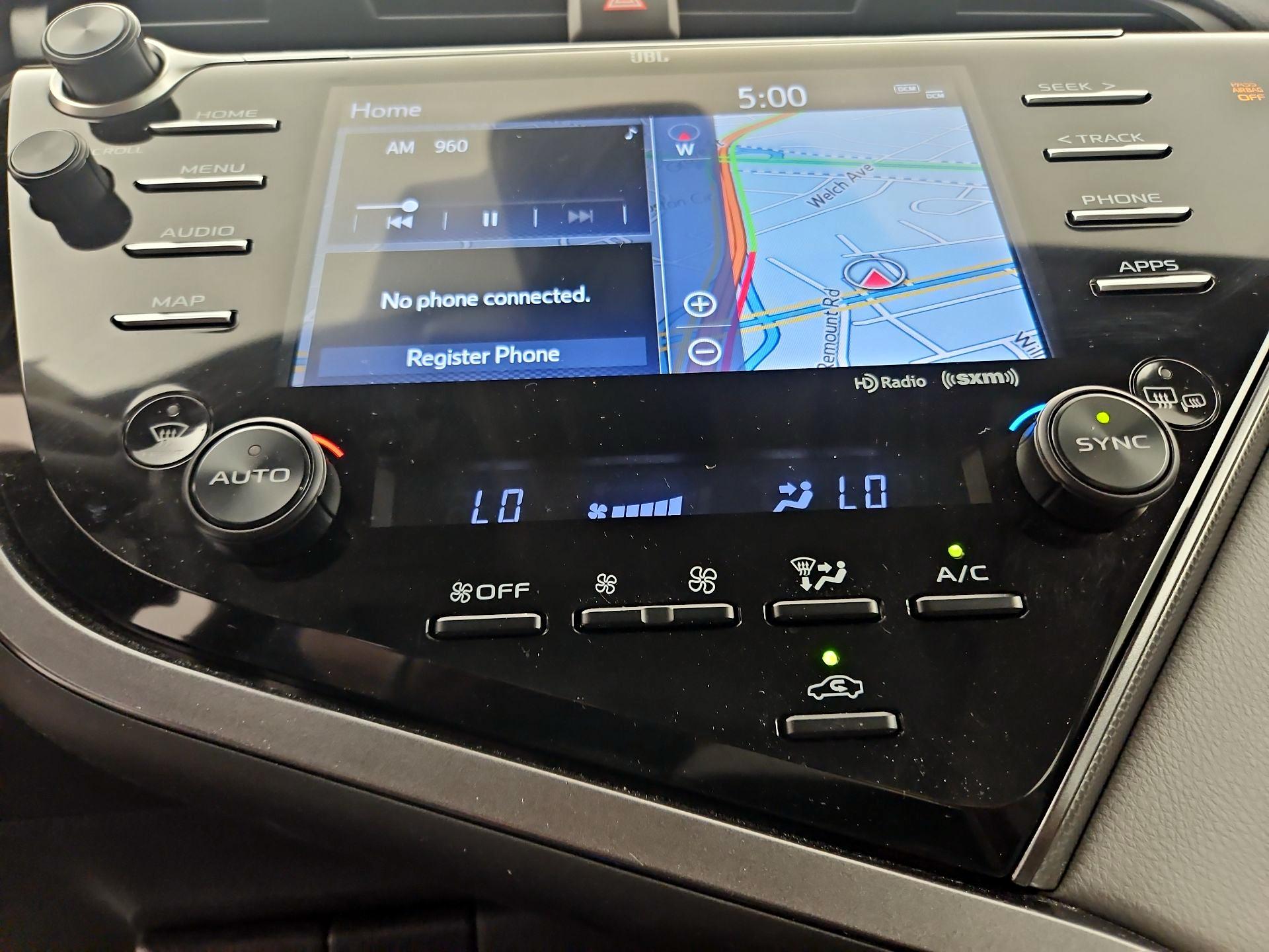 Thumbnail: 2019 Toyota Camry - 17