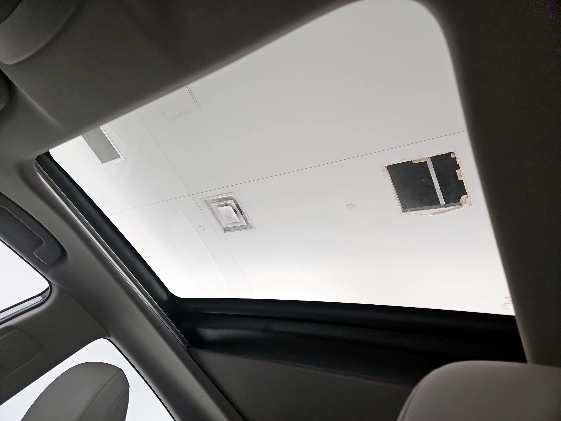 Thumbnail: 2019 Toyota Camry - 20