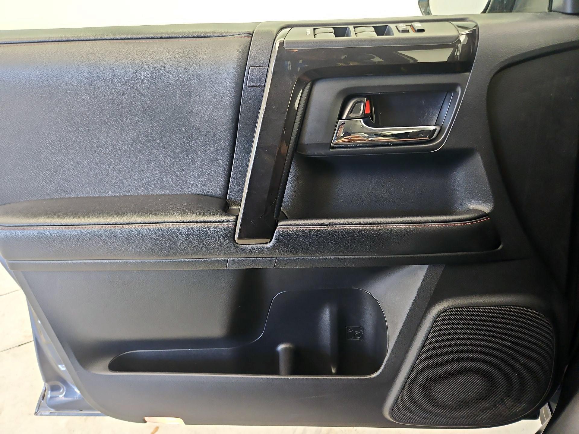 Thumbnail: 2020 Toyota 4Runner - 12