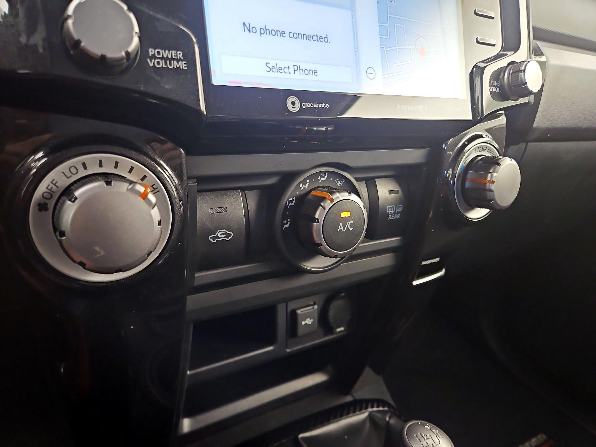 Thumbnail: 2020 Toyota 4Runner - 17