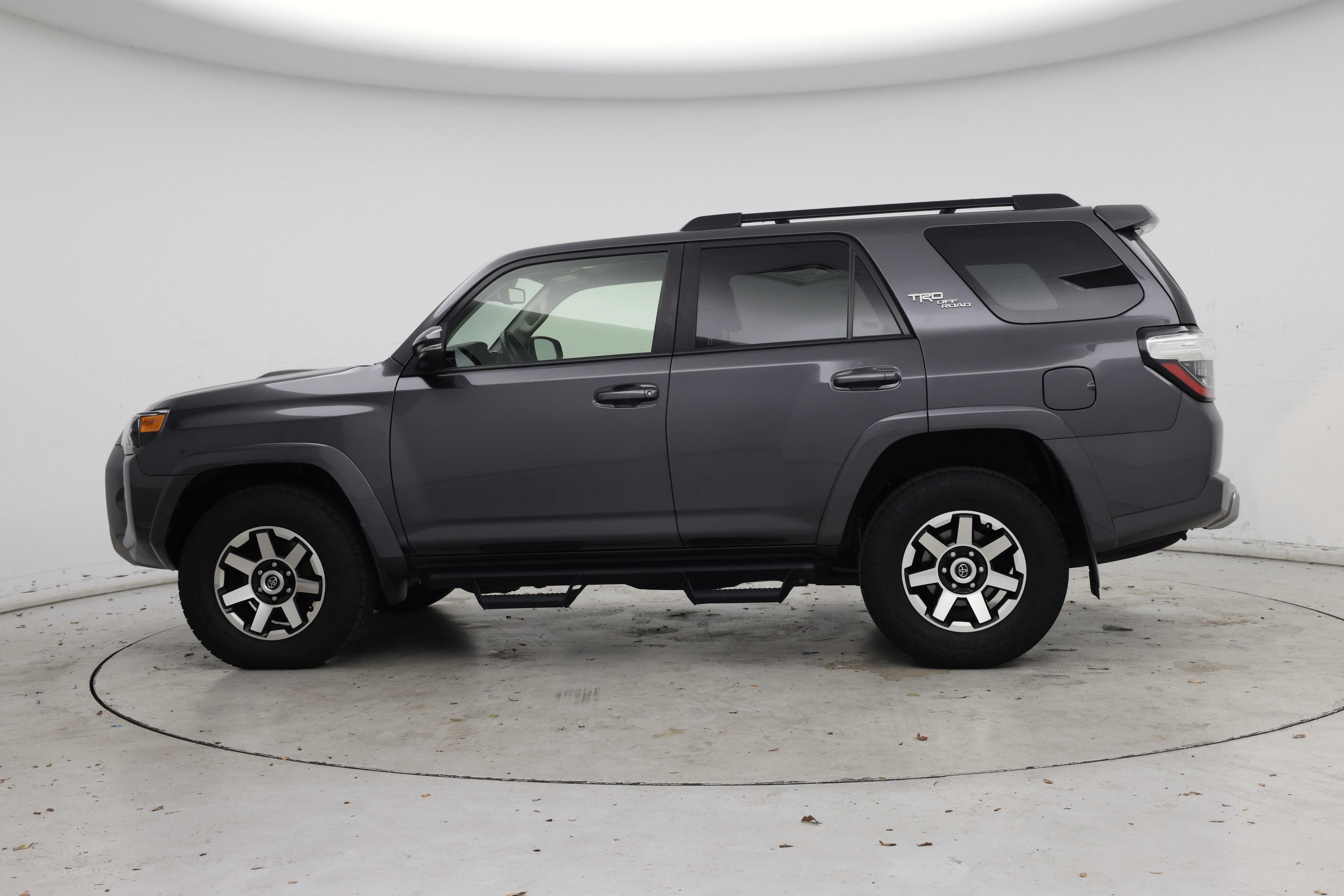 Thumbnail: 2020 Toyota 4Runner - 3