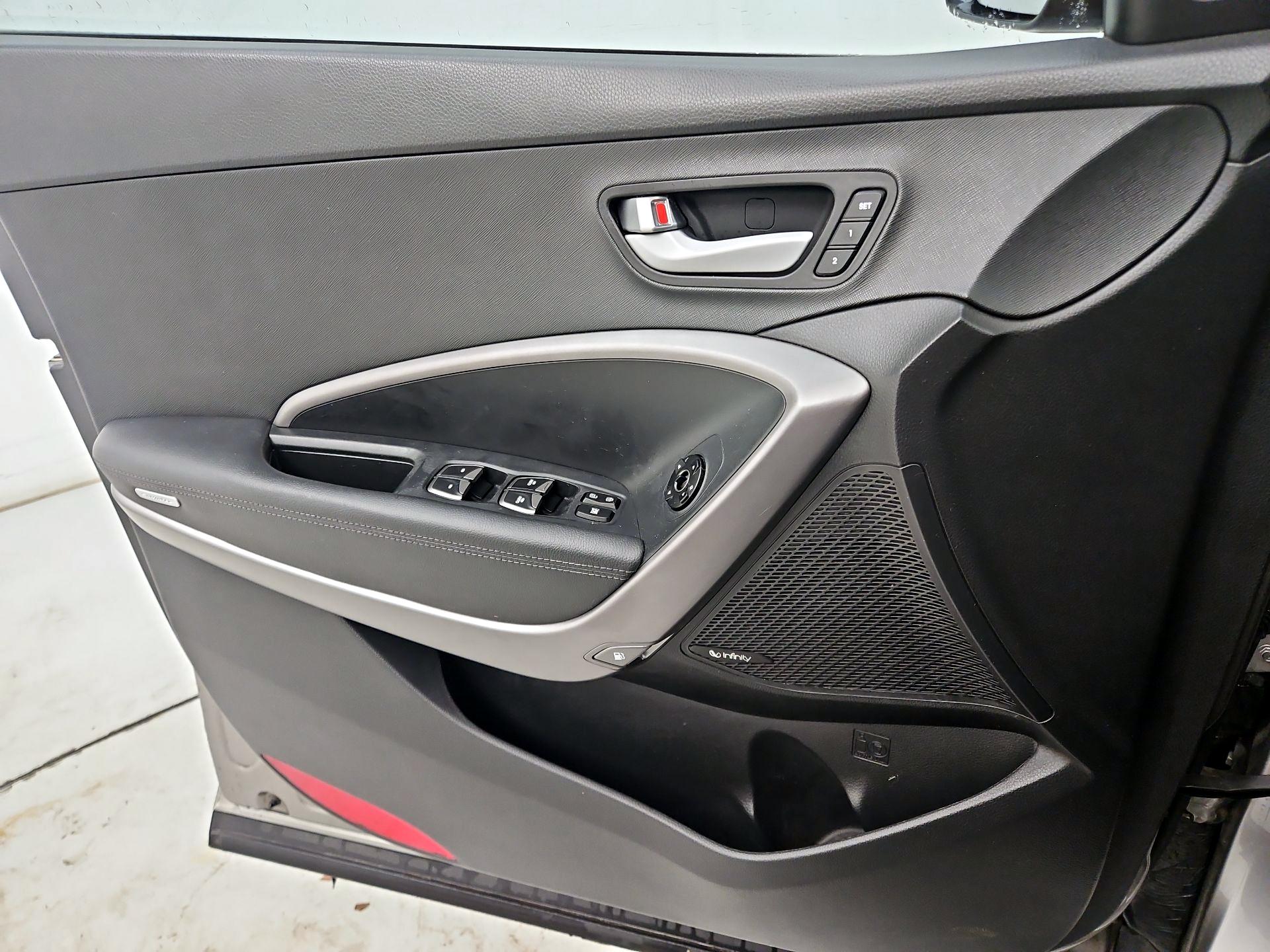 Thumbnail: 2016 Hyundai Santa Fe - 12