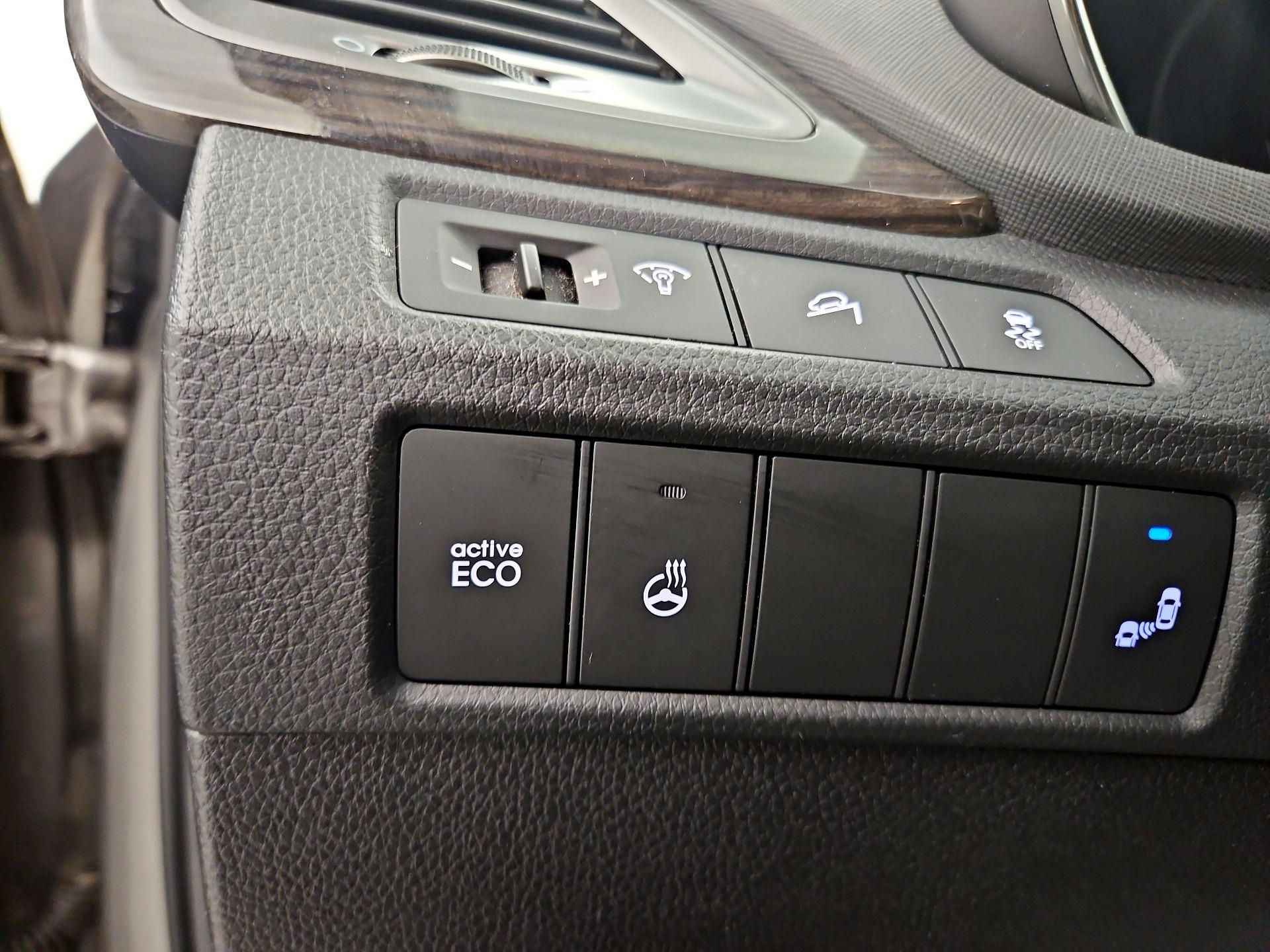 Thumbnail: 2016 Hyundai Santa Fe - 13