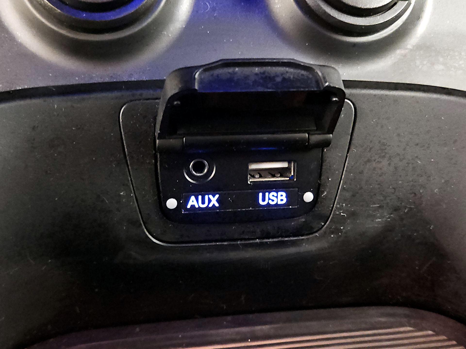 Thumbnail: 2016 Hyundai Santa Fe - 18