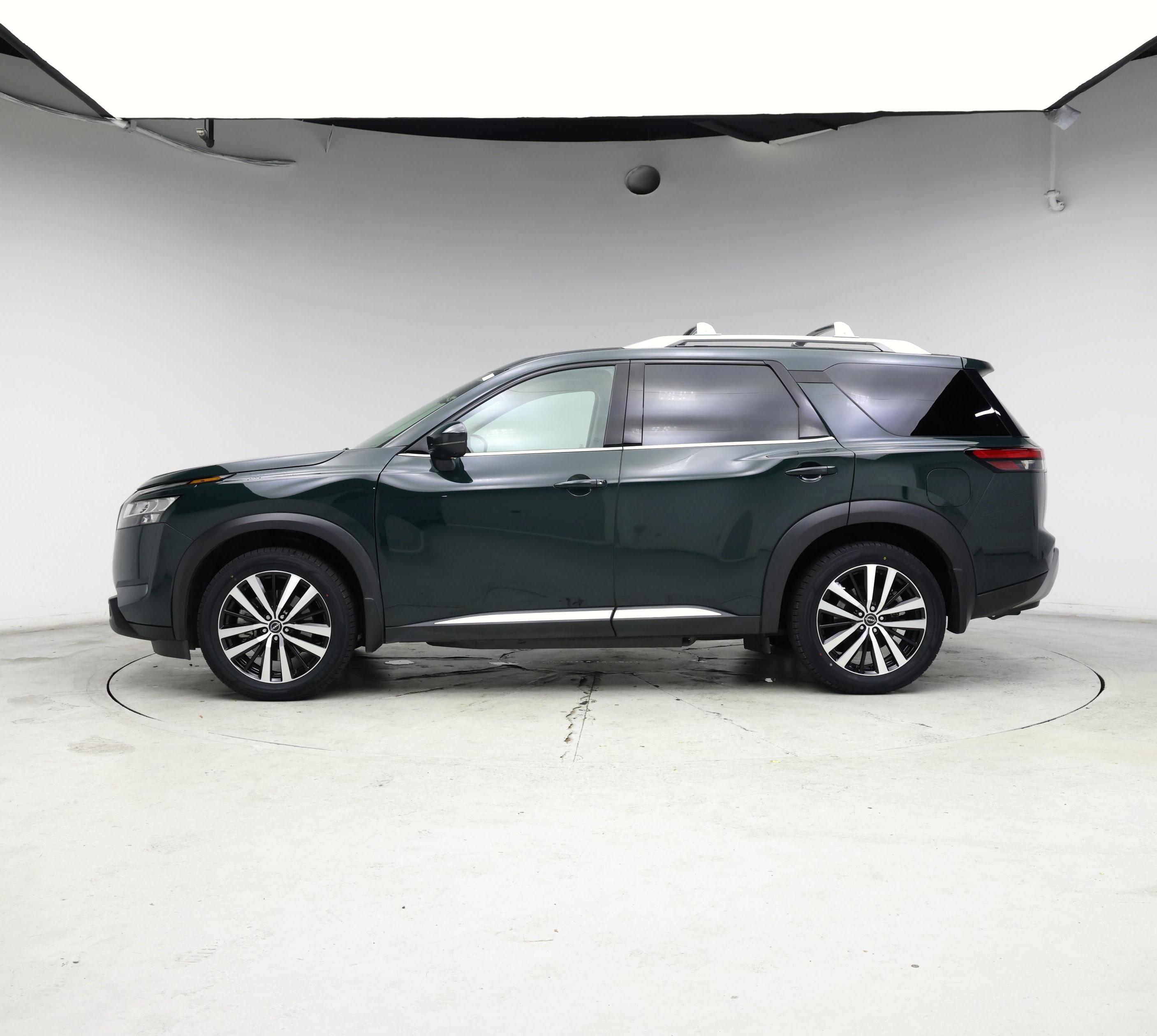 Thumbnail: 2023 Nissan Pathfinder - 3
