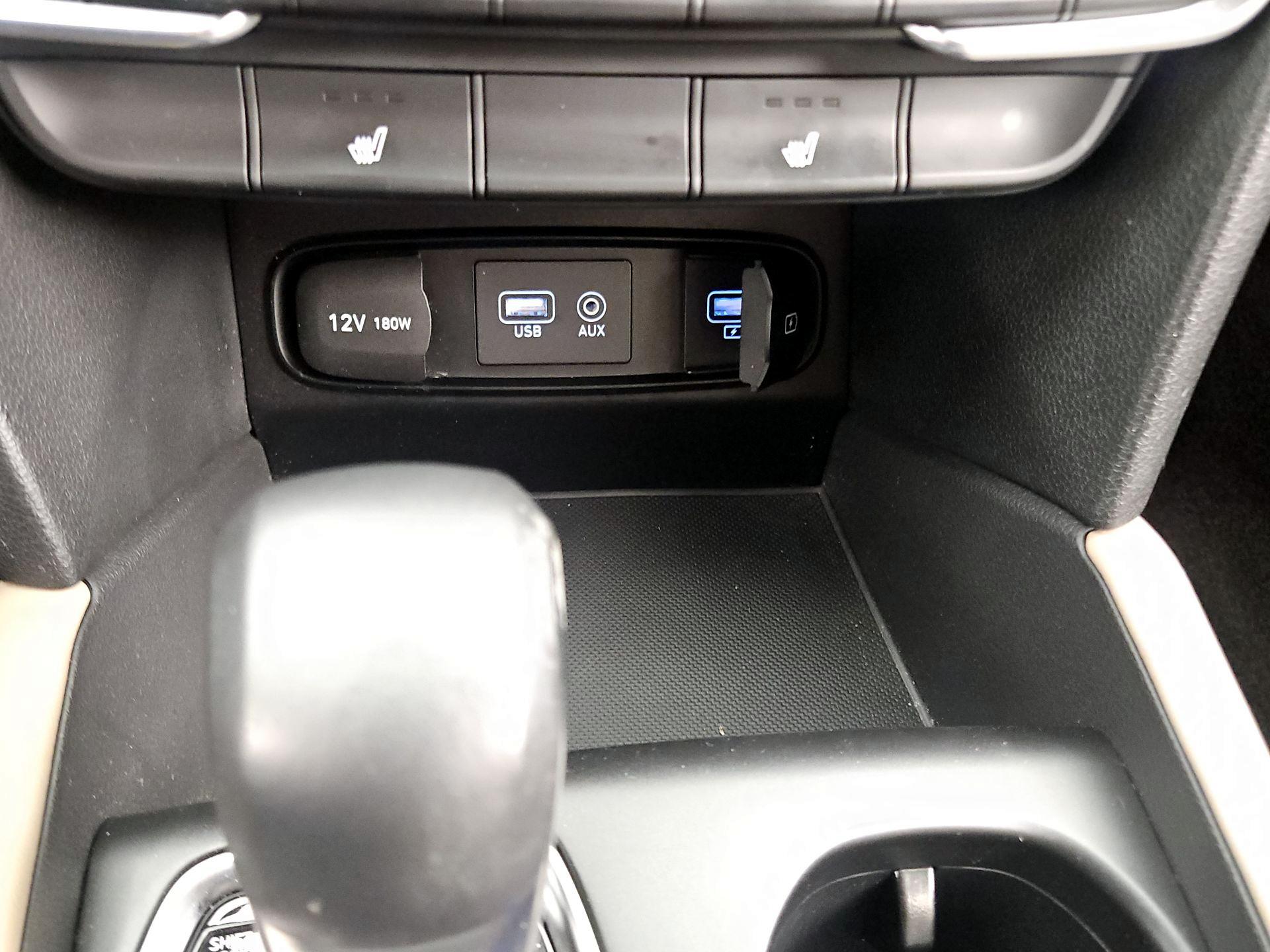 Thumbnail: 2019 Hyundai Santa Fe - 18
