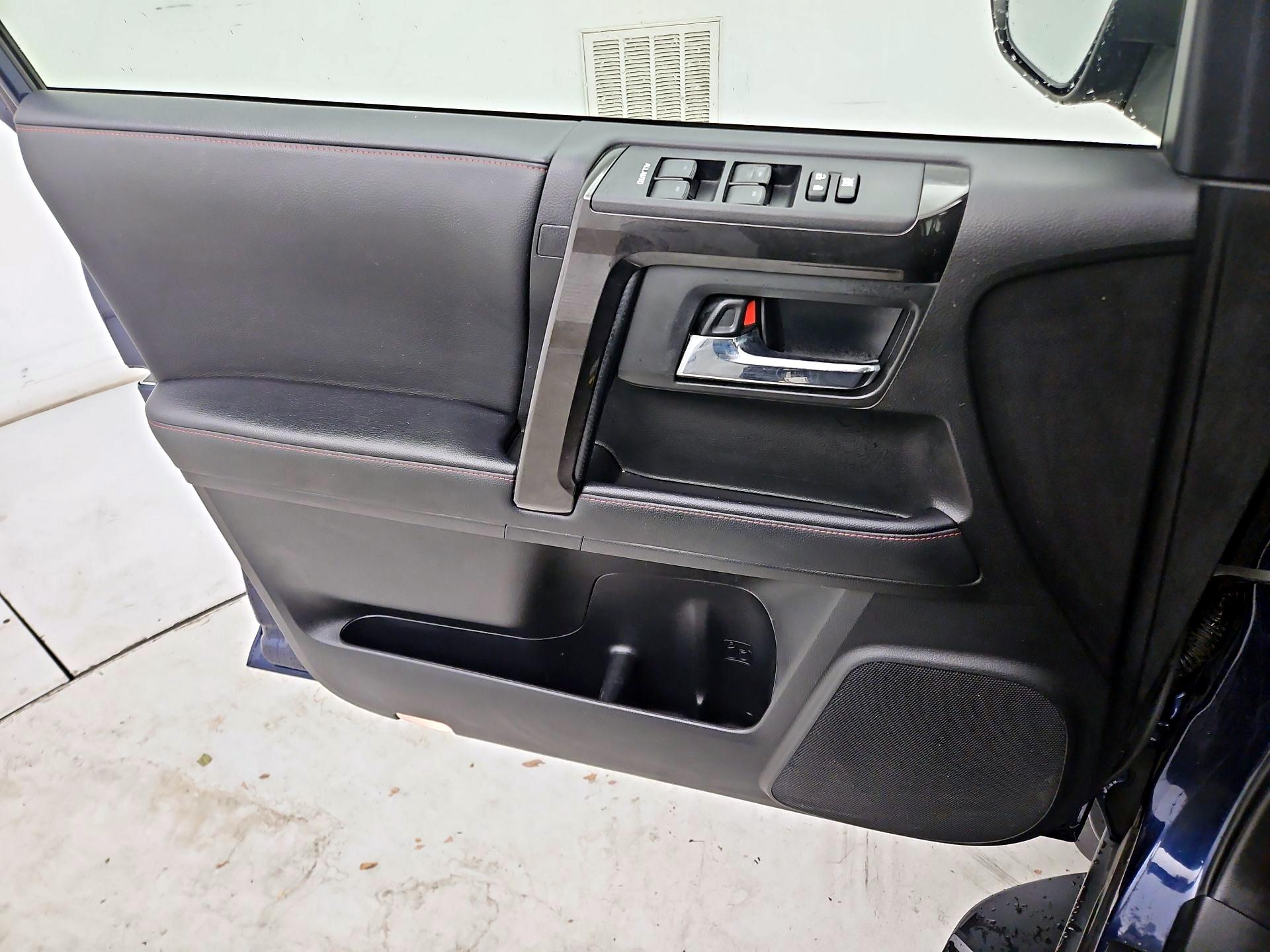 Thumbnail: 2021 Toyota 4Runner - 12