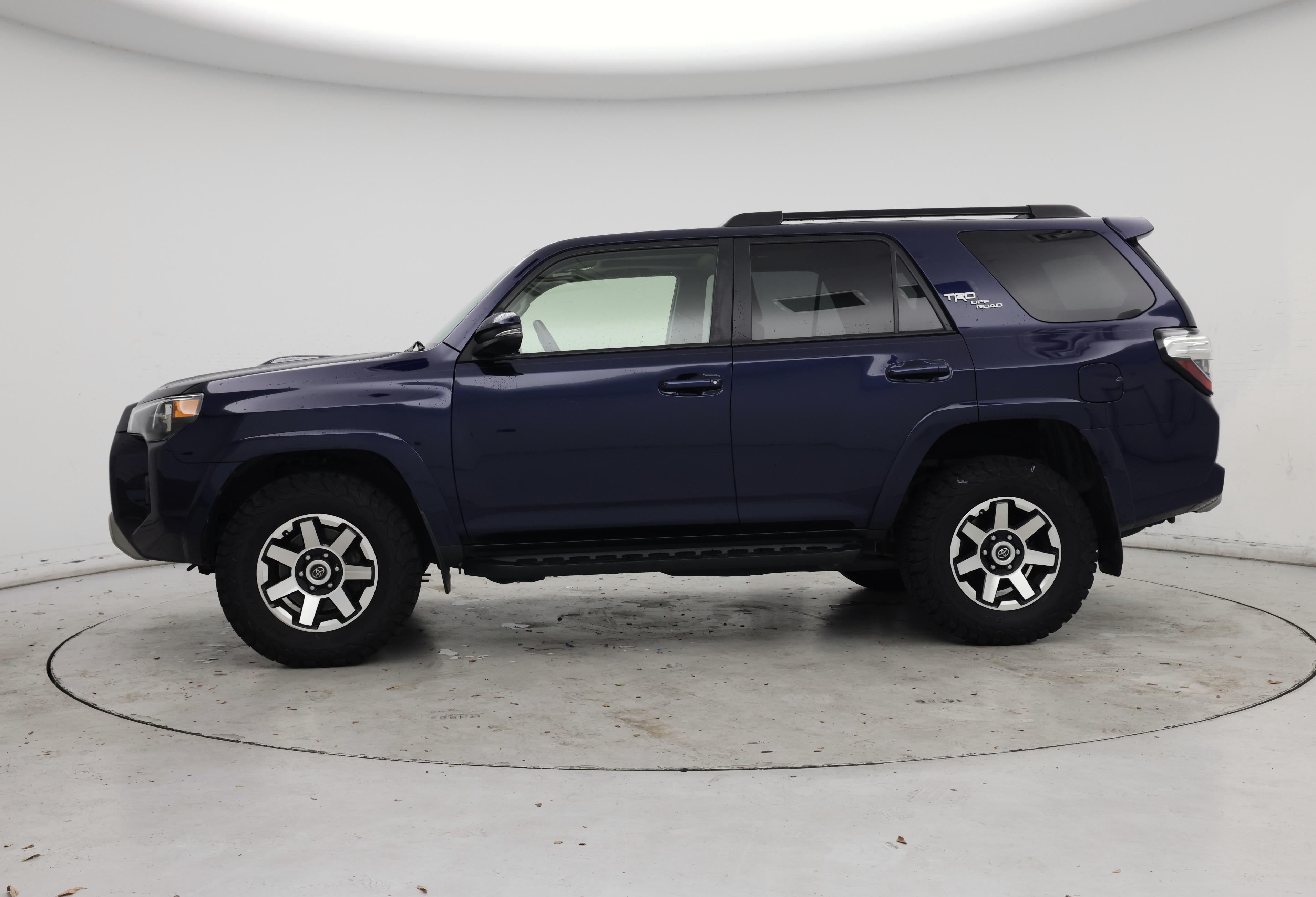 Thumbnail: 2021 Toyota 4Runner - 3