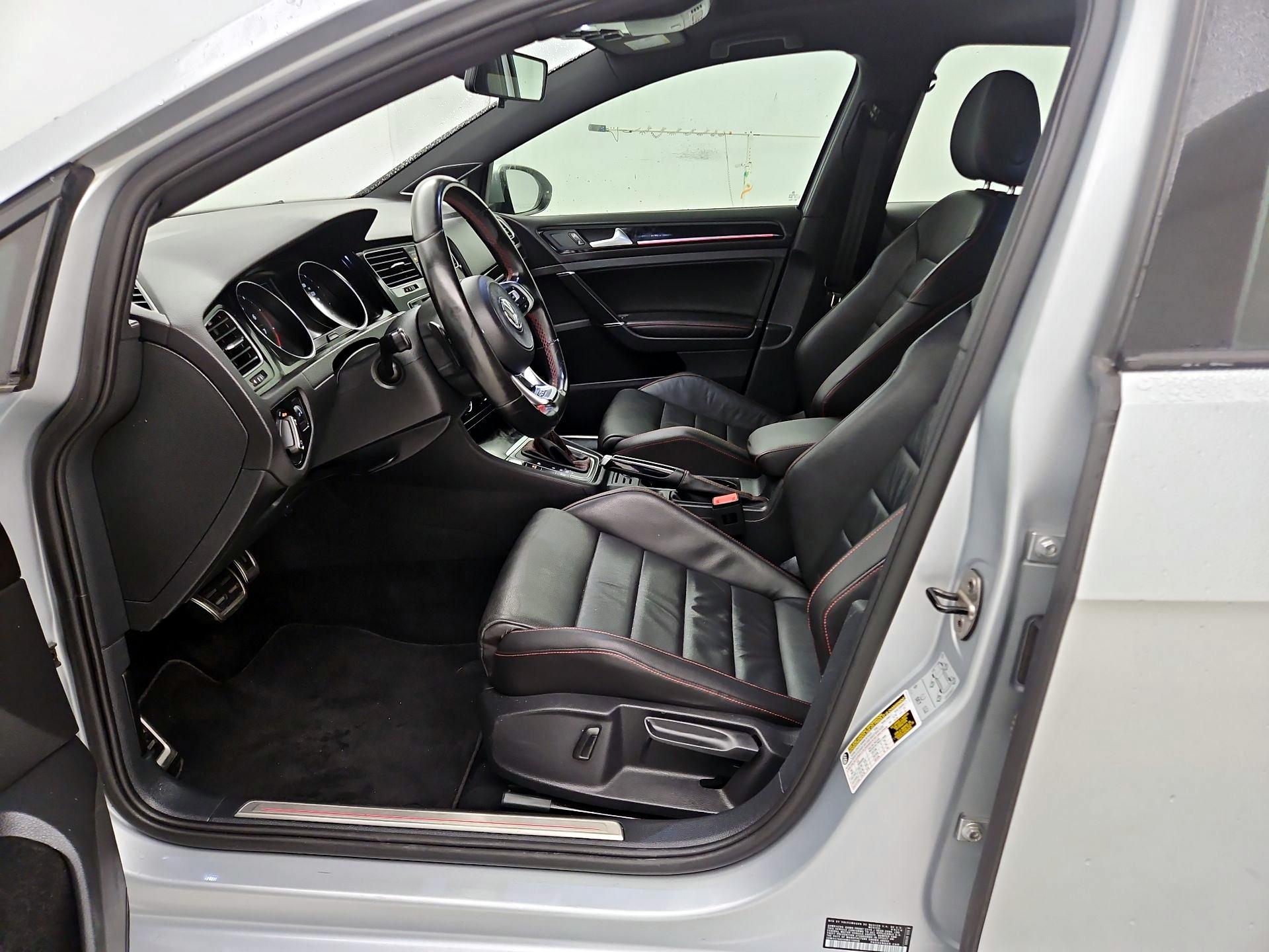 Thumbnail: 2017 Volkswagen Golf - 11