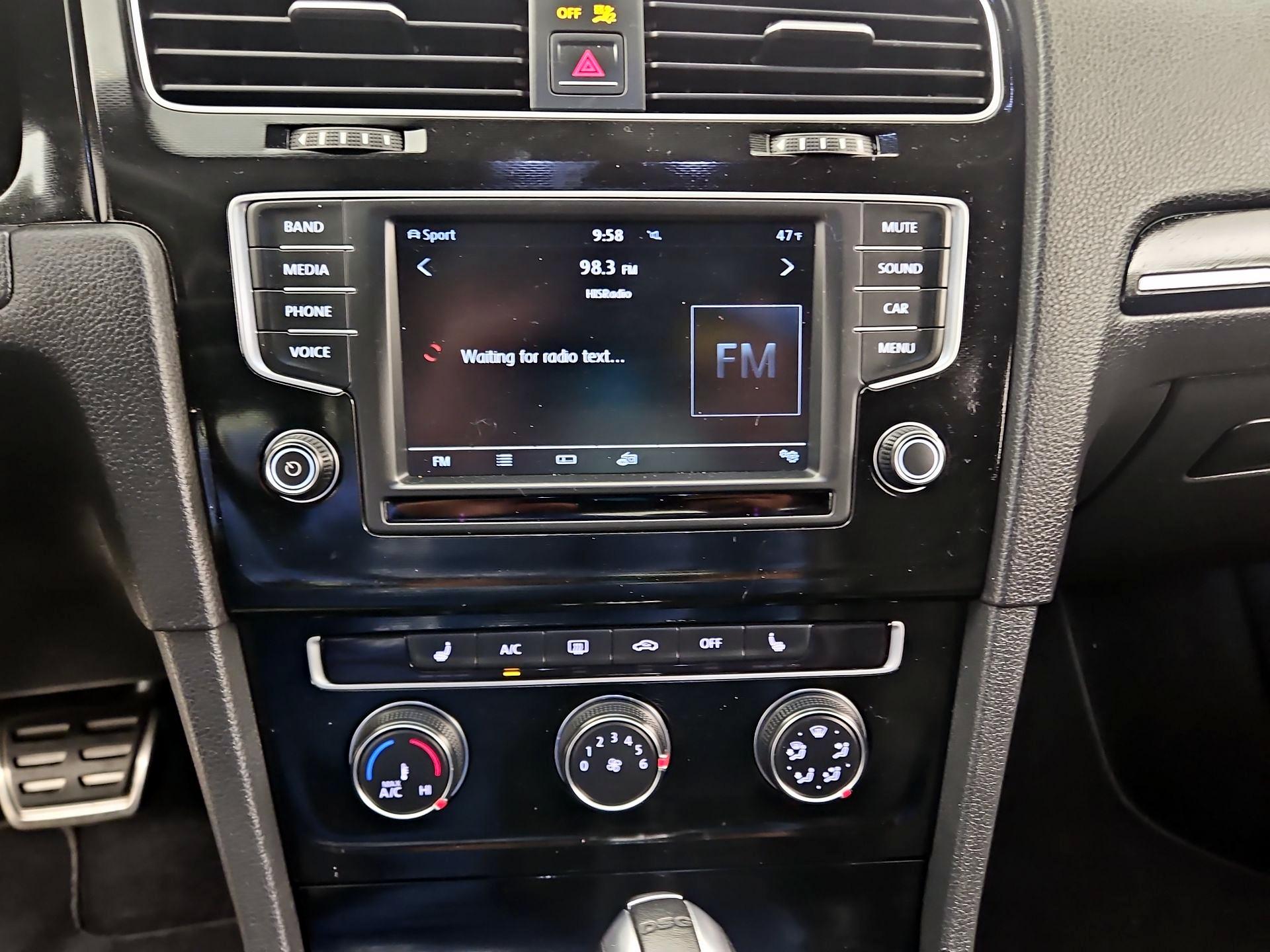 Thumbnail: 2017 Volkswagen Golf - 15