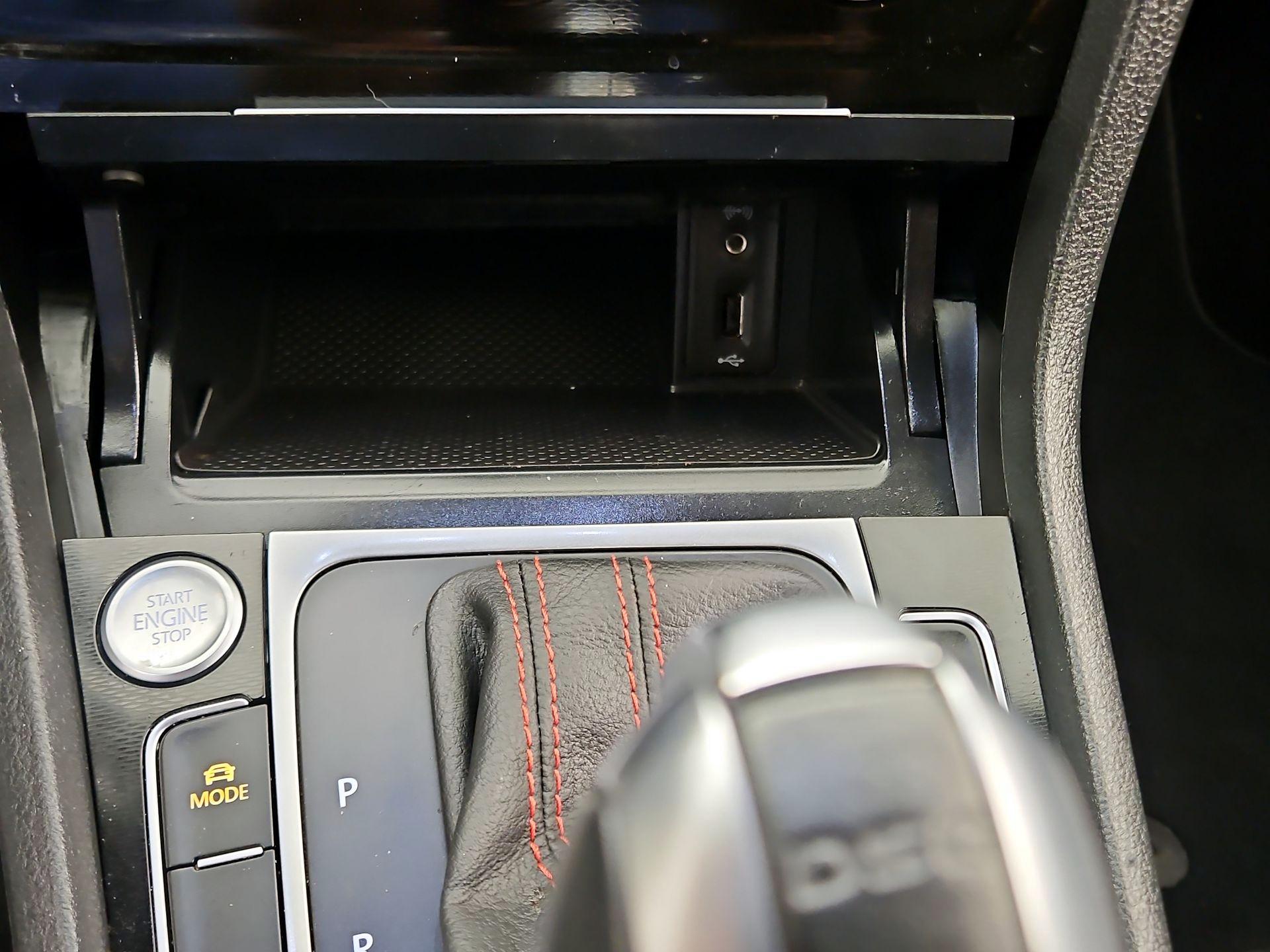 Thumbnail: 2017 Volkswagen Golf - 18