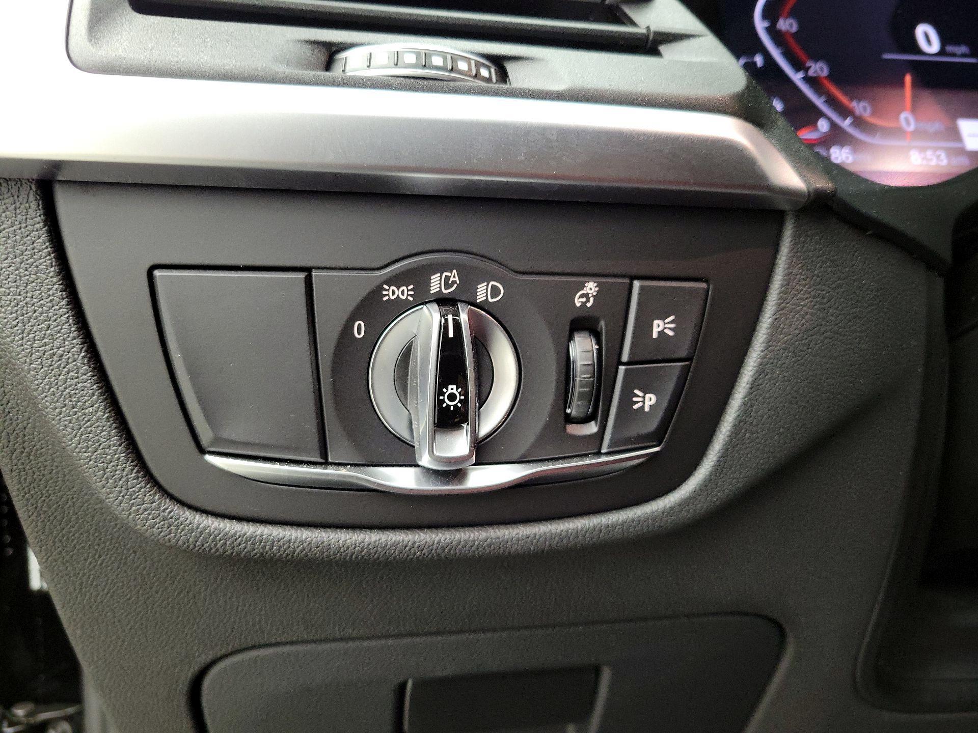 Thumbnail: 2025 BMW X4 - 13