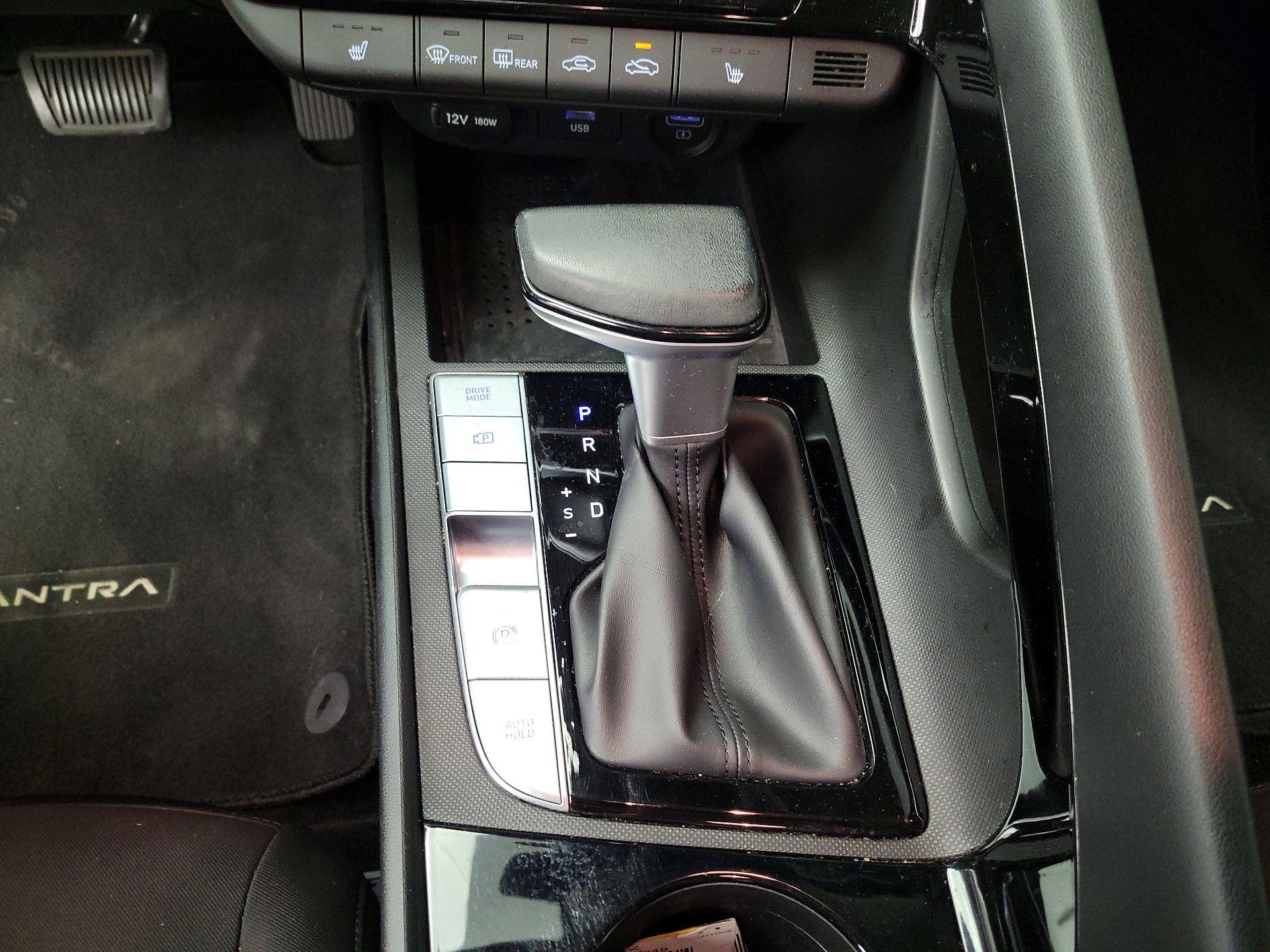 Thumbnail: 2022 Hyundai Elantra - 17