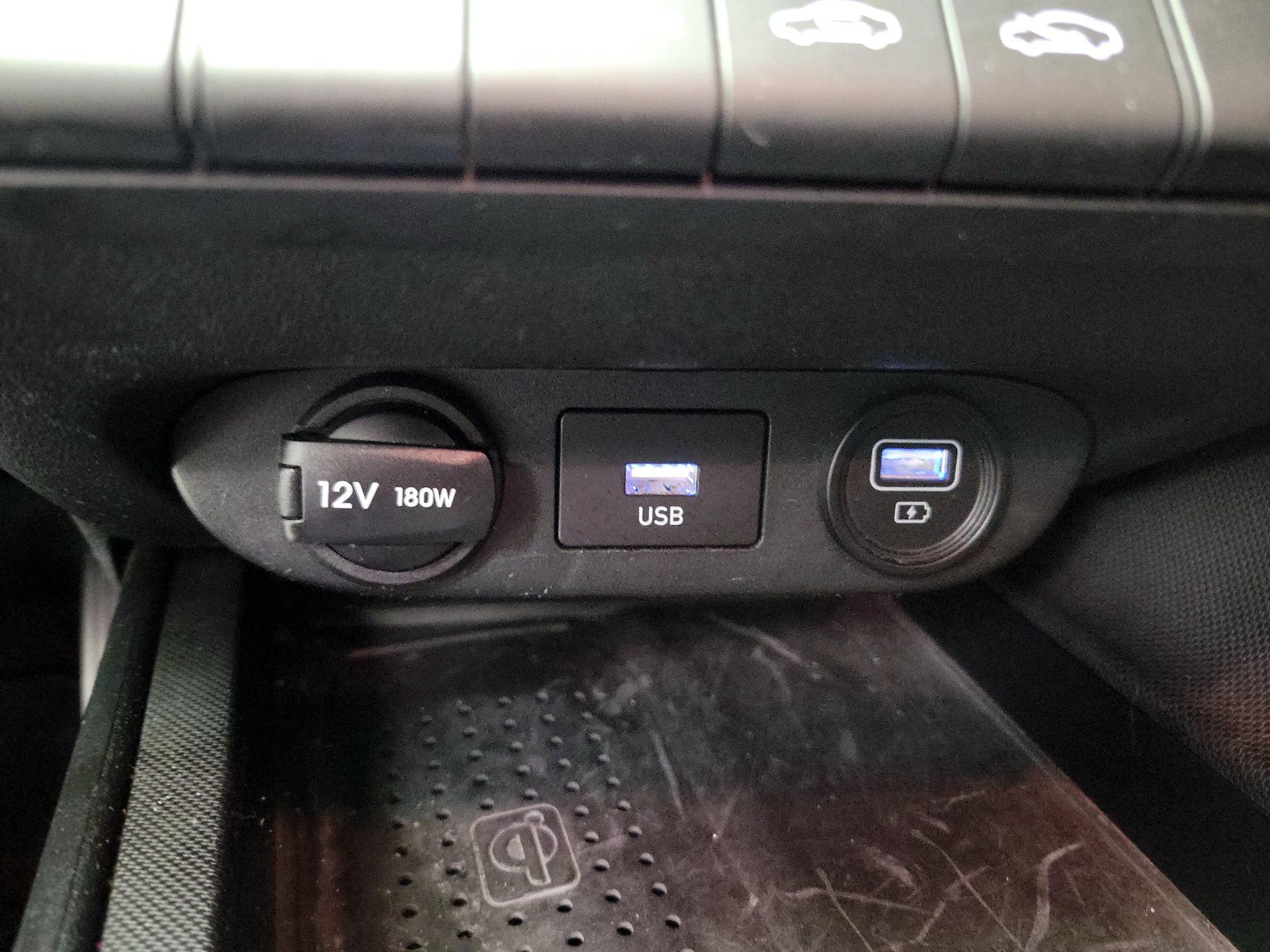 Thumbnail: 2022 Hyundai Elantra - 18