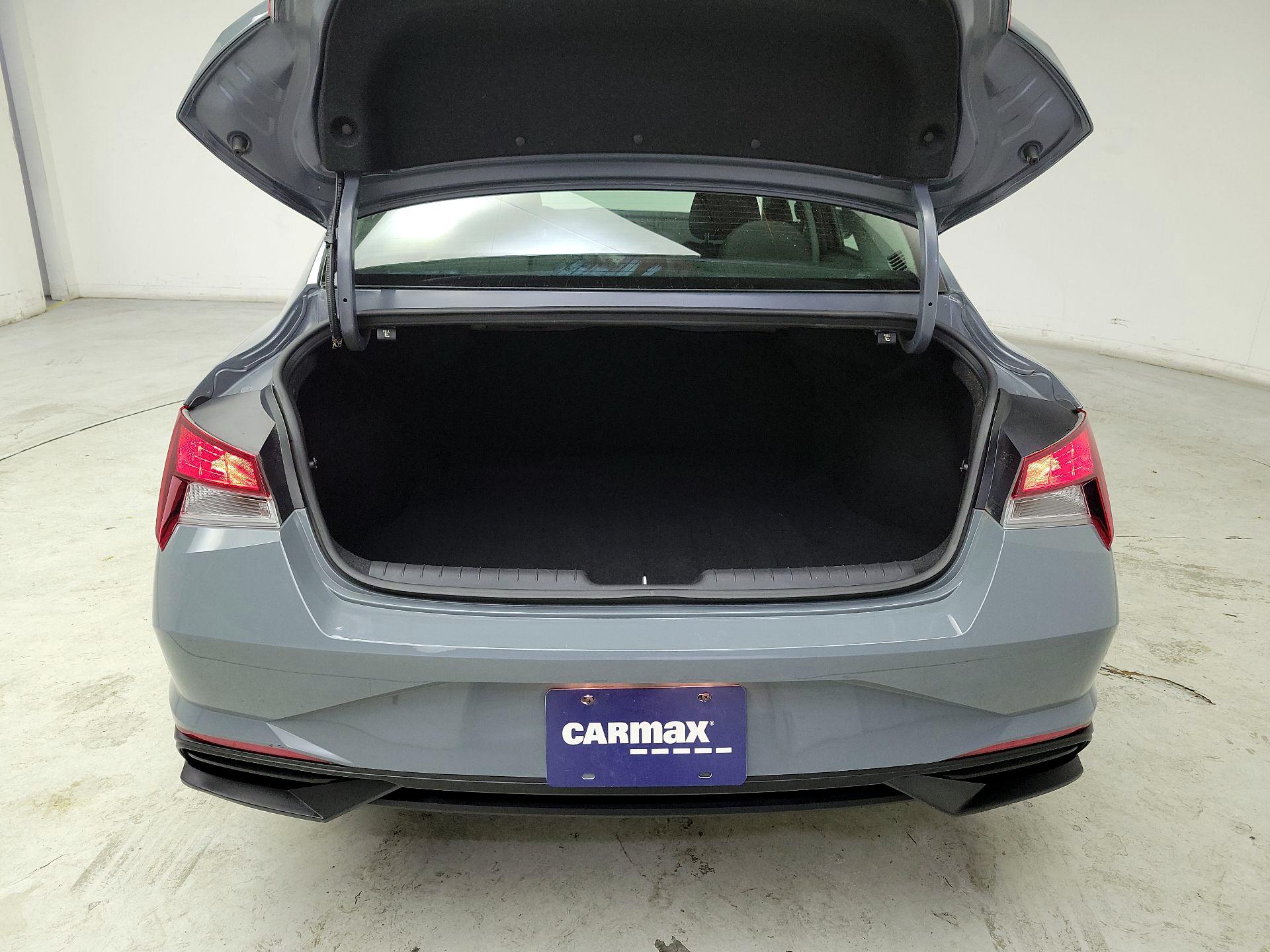 Thumbnail: 2022 Hyundai Elantra - 20