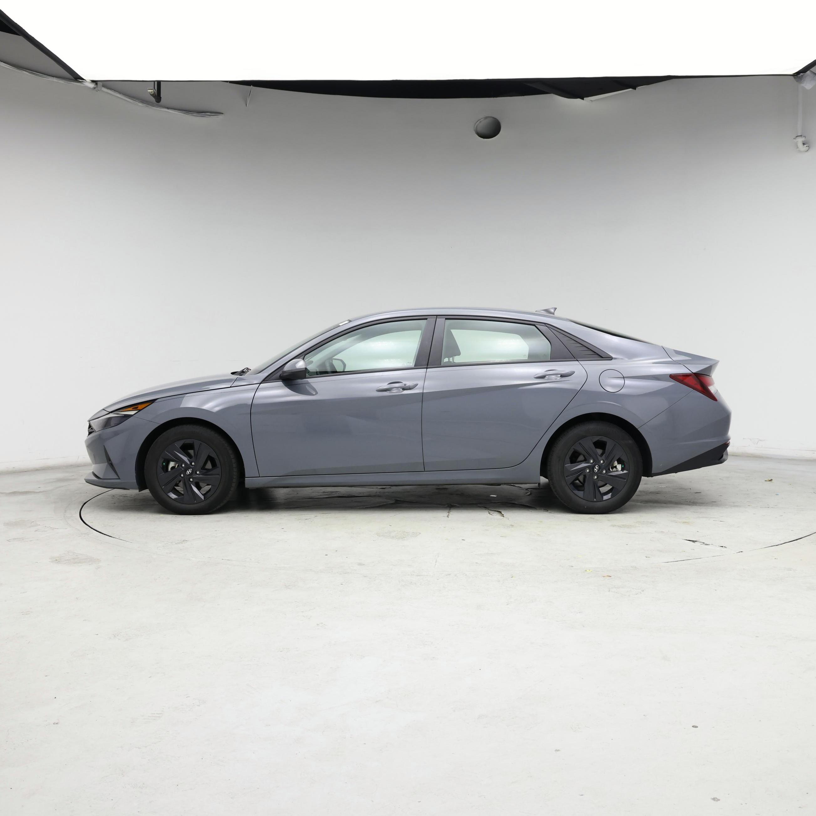 Thumbnail: 2022 Hyundai Elantra - 3