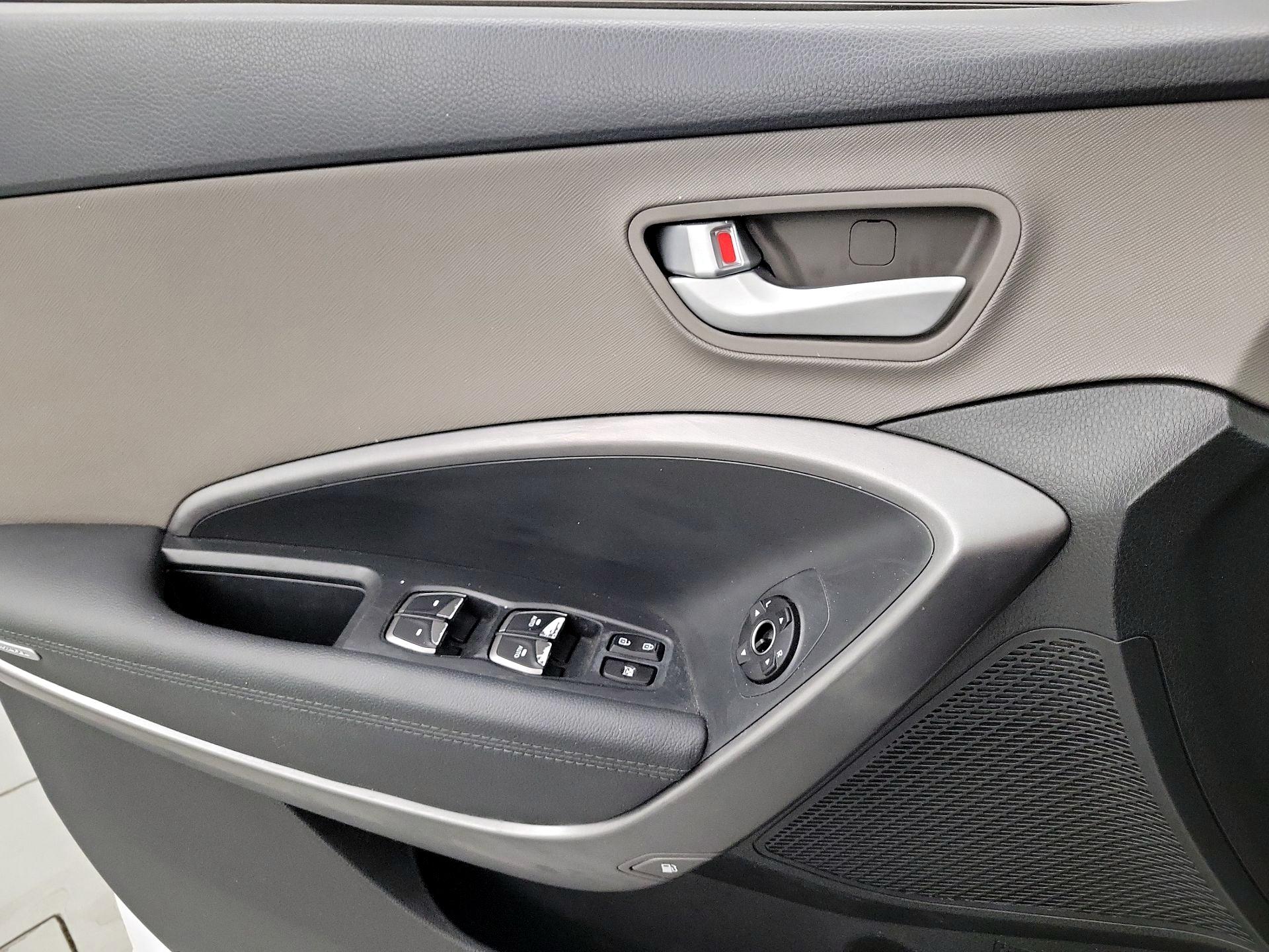 Thumbnail: 2018 Hyundai Santa Fe - 12