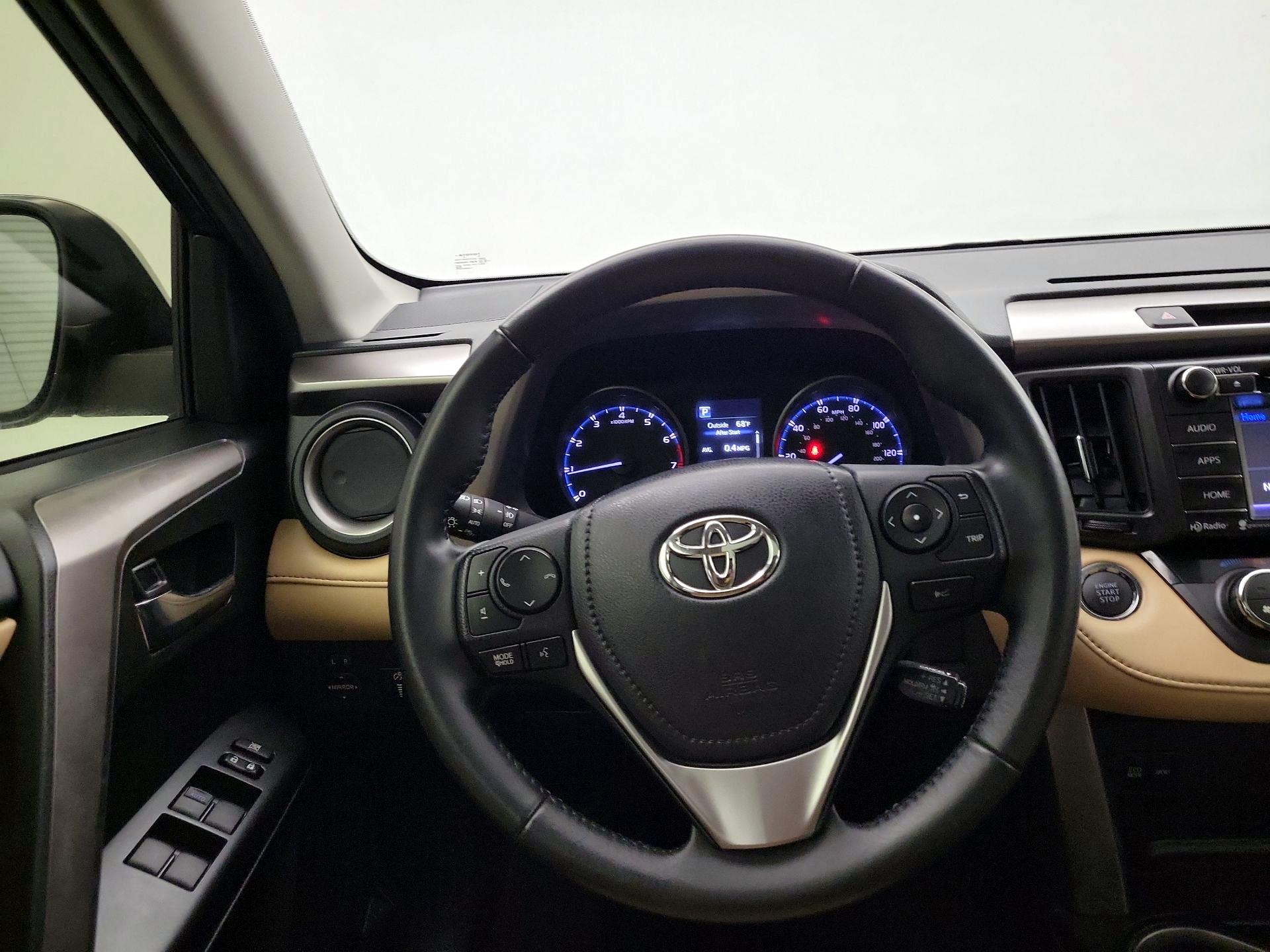 Thumbnail: 2018 Toyota RAV4 - 10