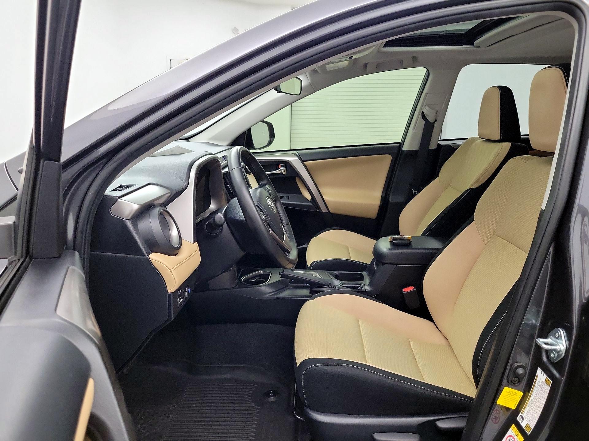 Thumbnail: 2018 Toyota RAV4 - 11