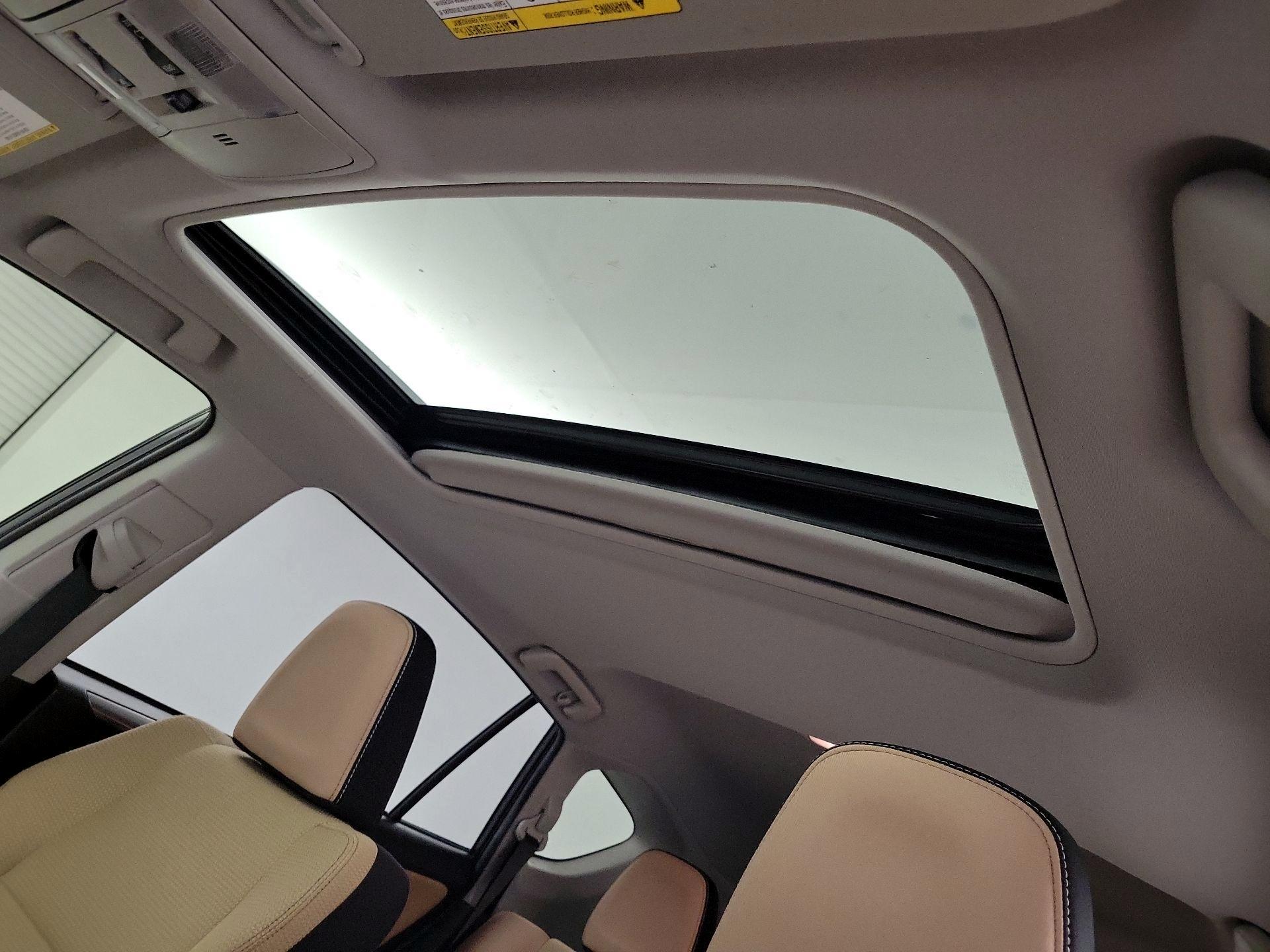 Thumbnail: 2018 Toyota RAV4 - 19