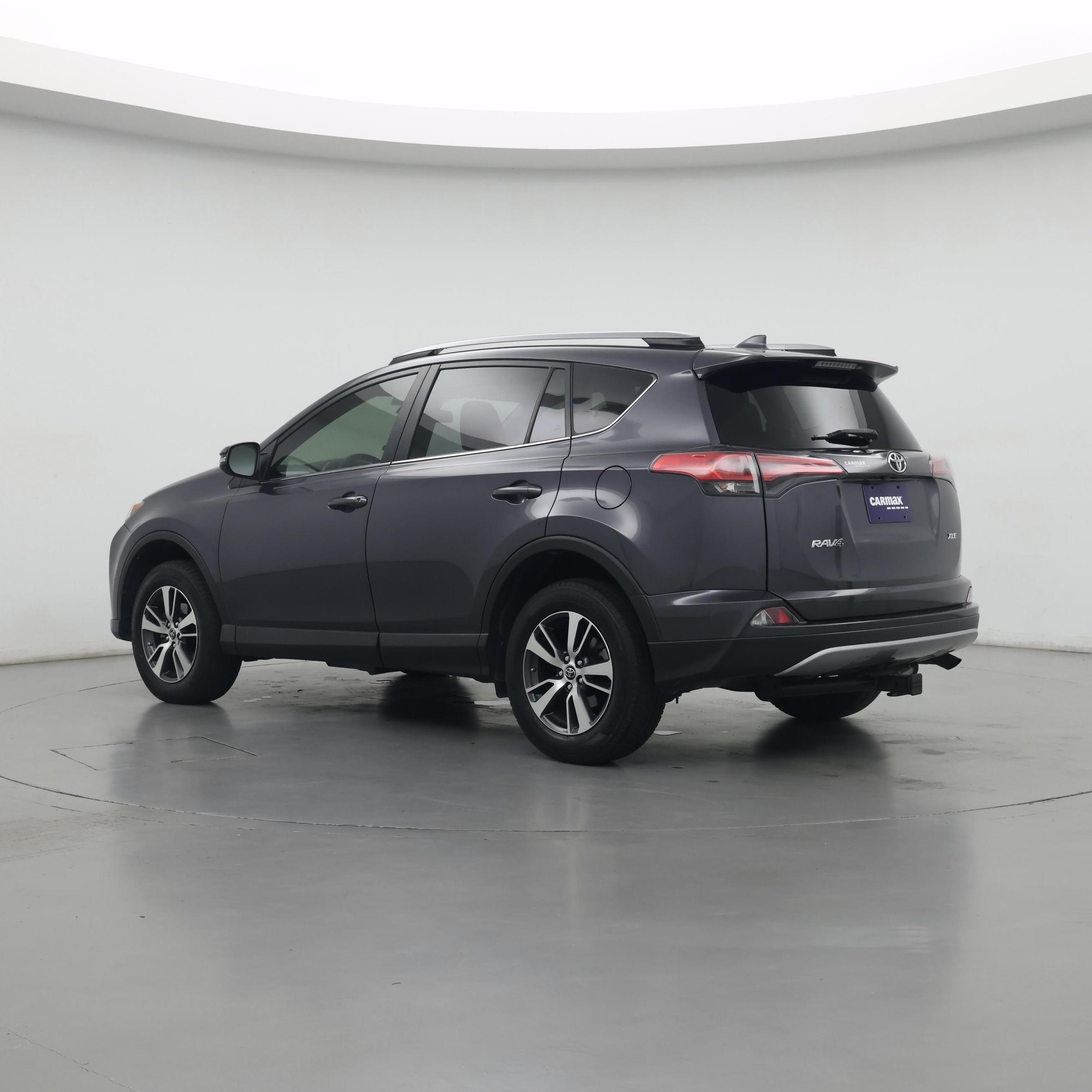 Thumbnail: 2018 Toyota RAV4 - 3