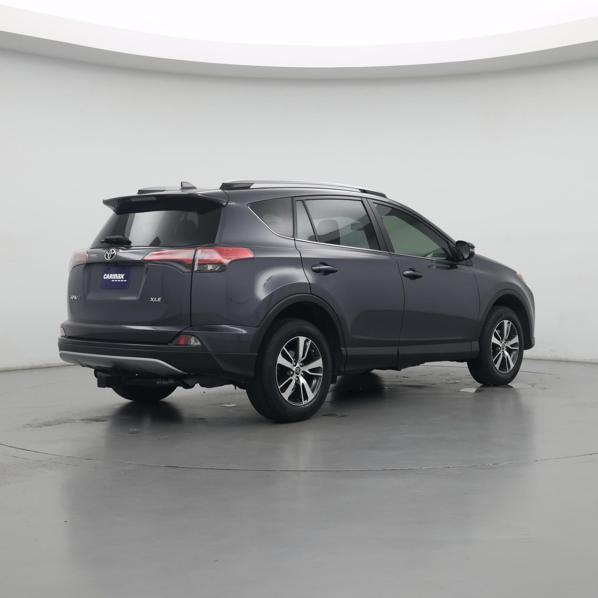 Thumbnail: 2018 Toyota RAV4 - 7
