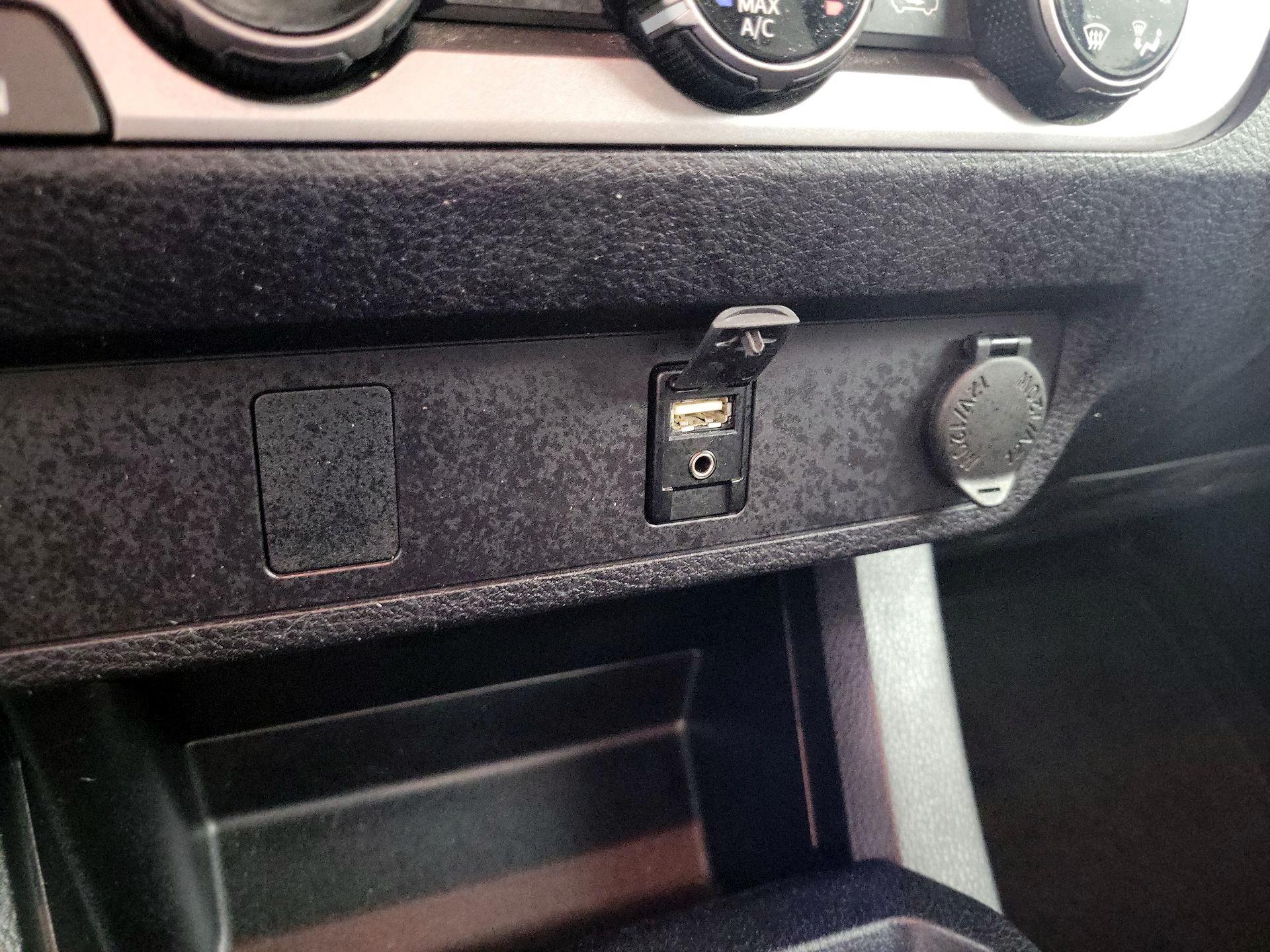 Thumbnail: 2017 Toyota Tacoma - 15