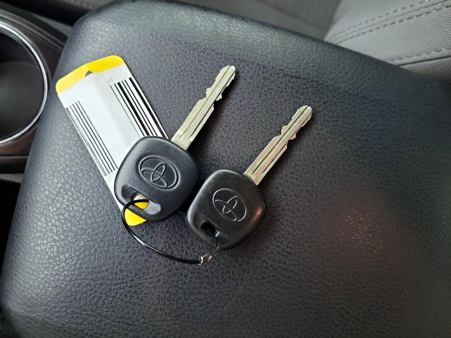 Thumbnail: 2017 Toyota Tacoma - 19