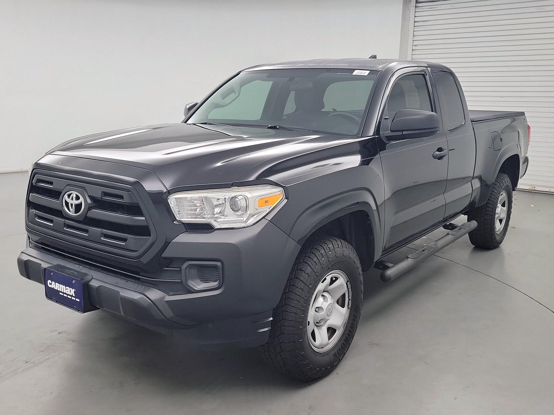 Thumbnail: 2017 Toyota Tacoma - 3