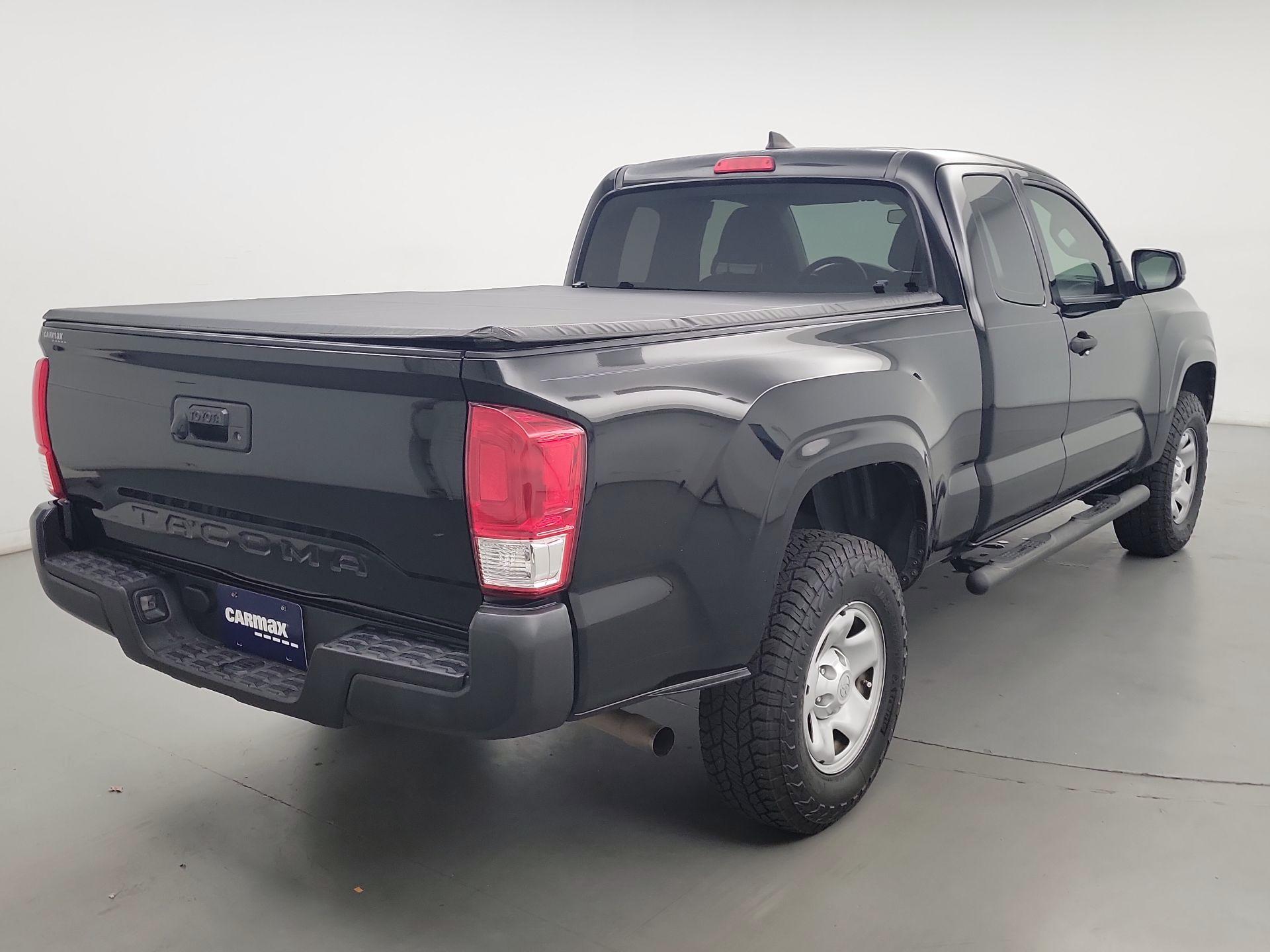 Thumbnail: 2017 Toyota Tacoma - 5