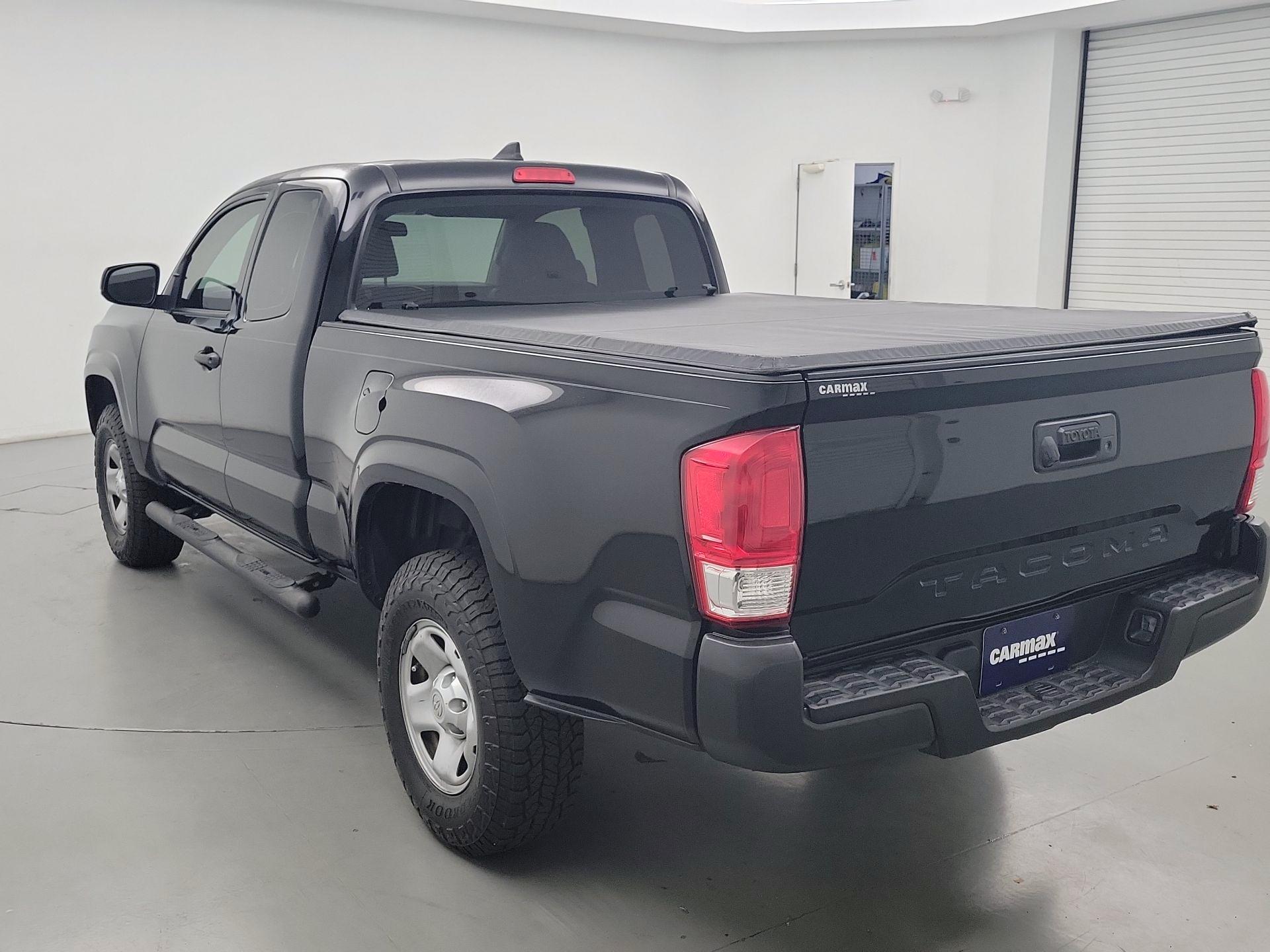 Thumbnail: 2017 Toyota Tacoma - 7