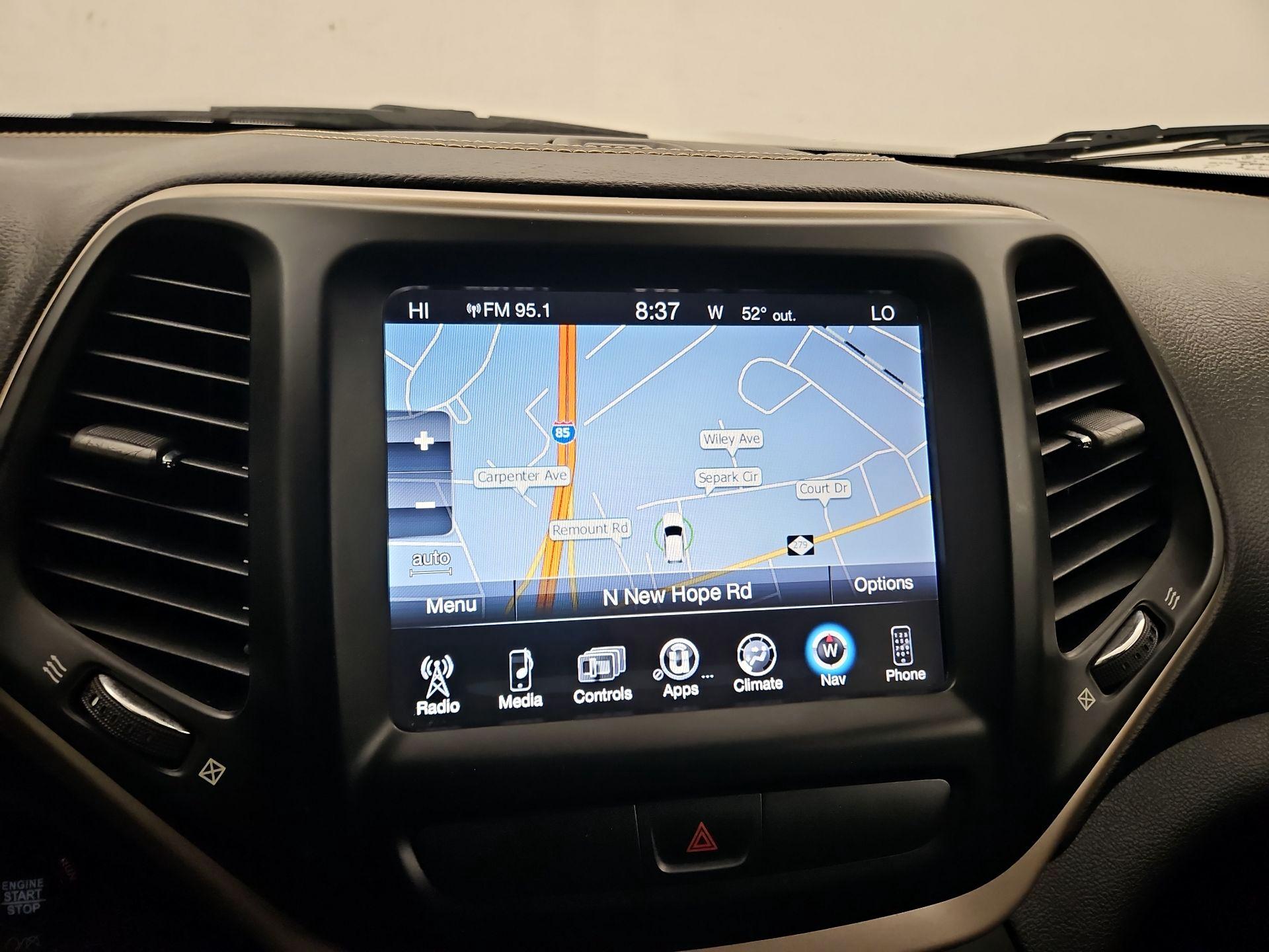 Thumbnail: 2017 Jeep Cherokee - 14
