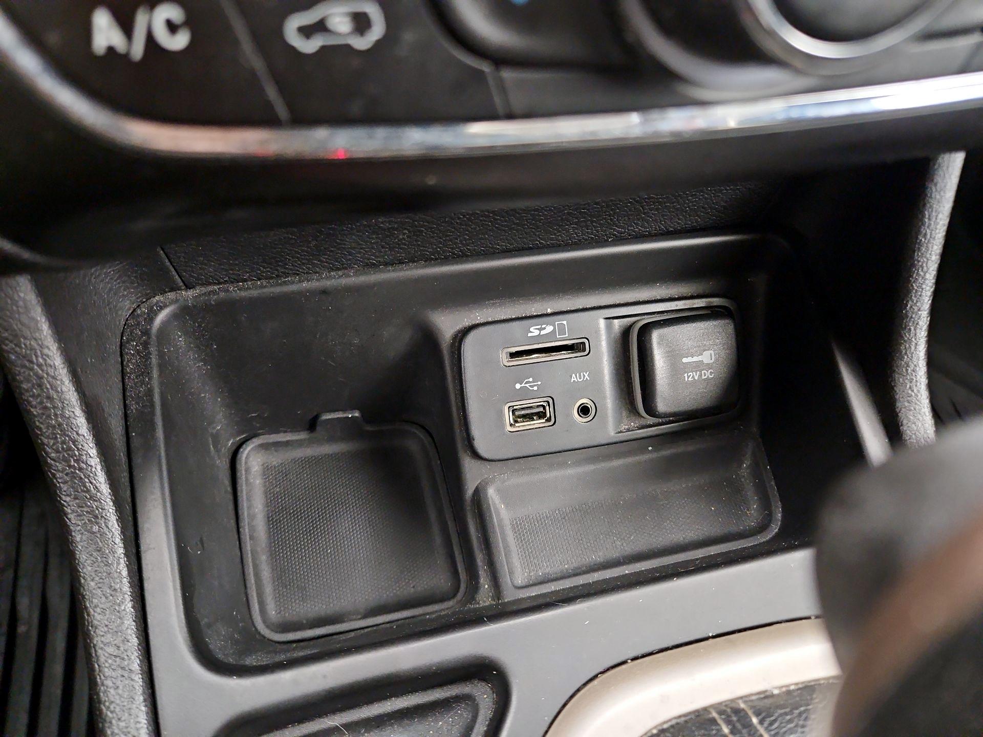 Thumbnail: 2017 Jeep Cherokee - 19