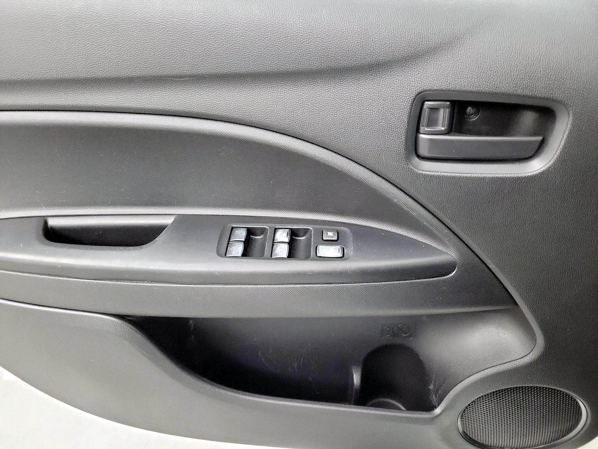 Thumbnail: 2017 Mitsubishi Mirage - 10