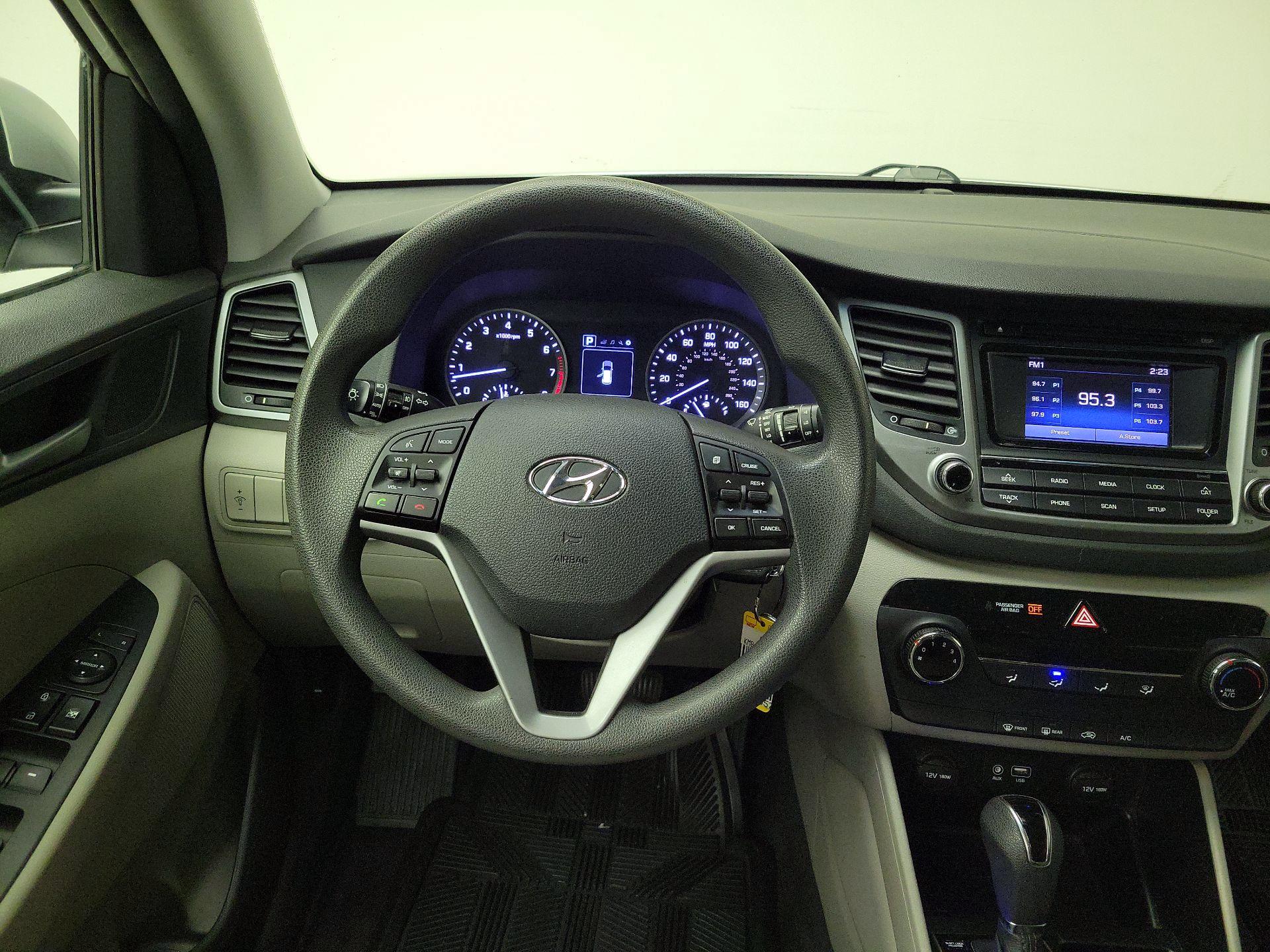 Thumbnail: 2017 Hyundai Tucson - 10