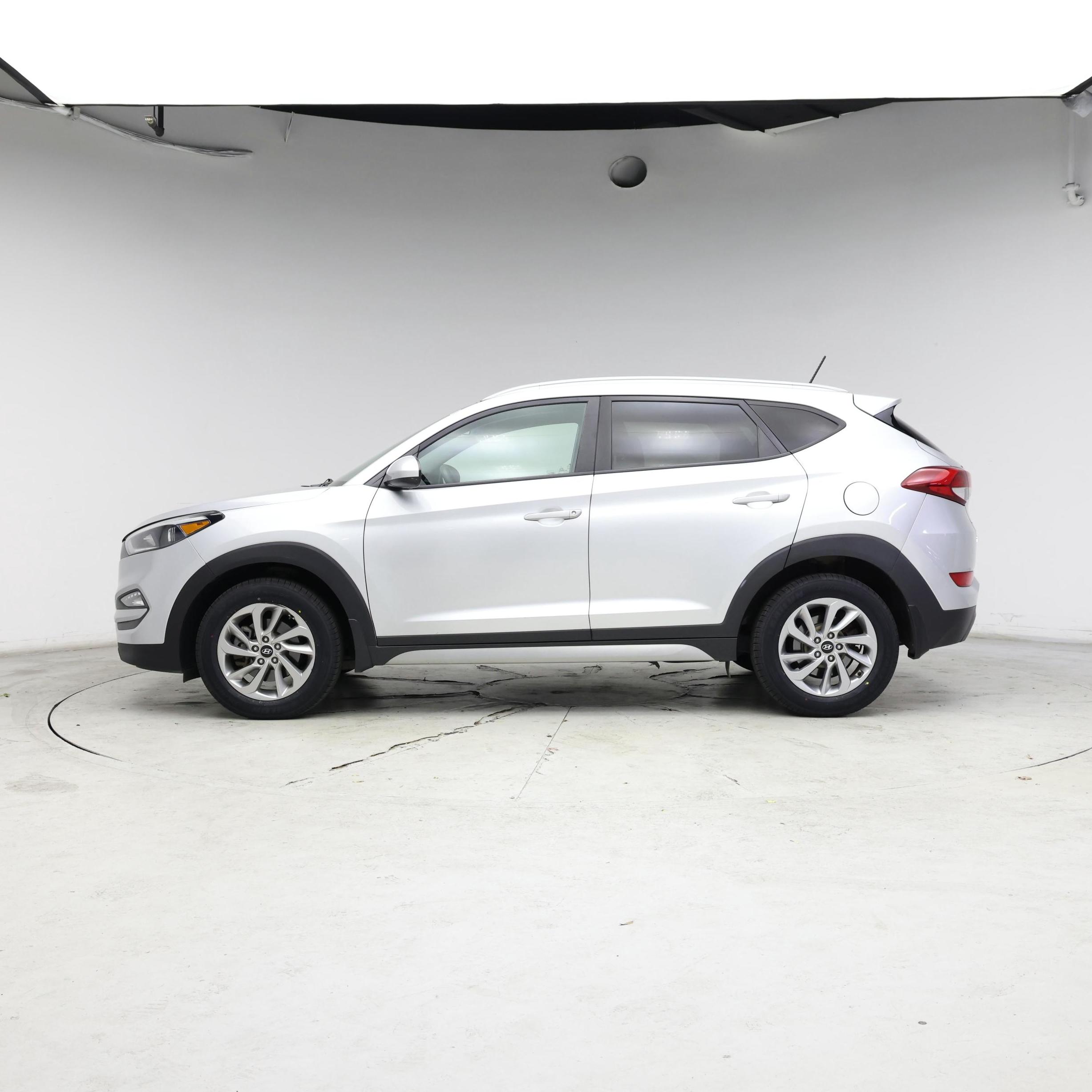 Thumbnail: 2017 Hyundai Tucson - 3