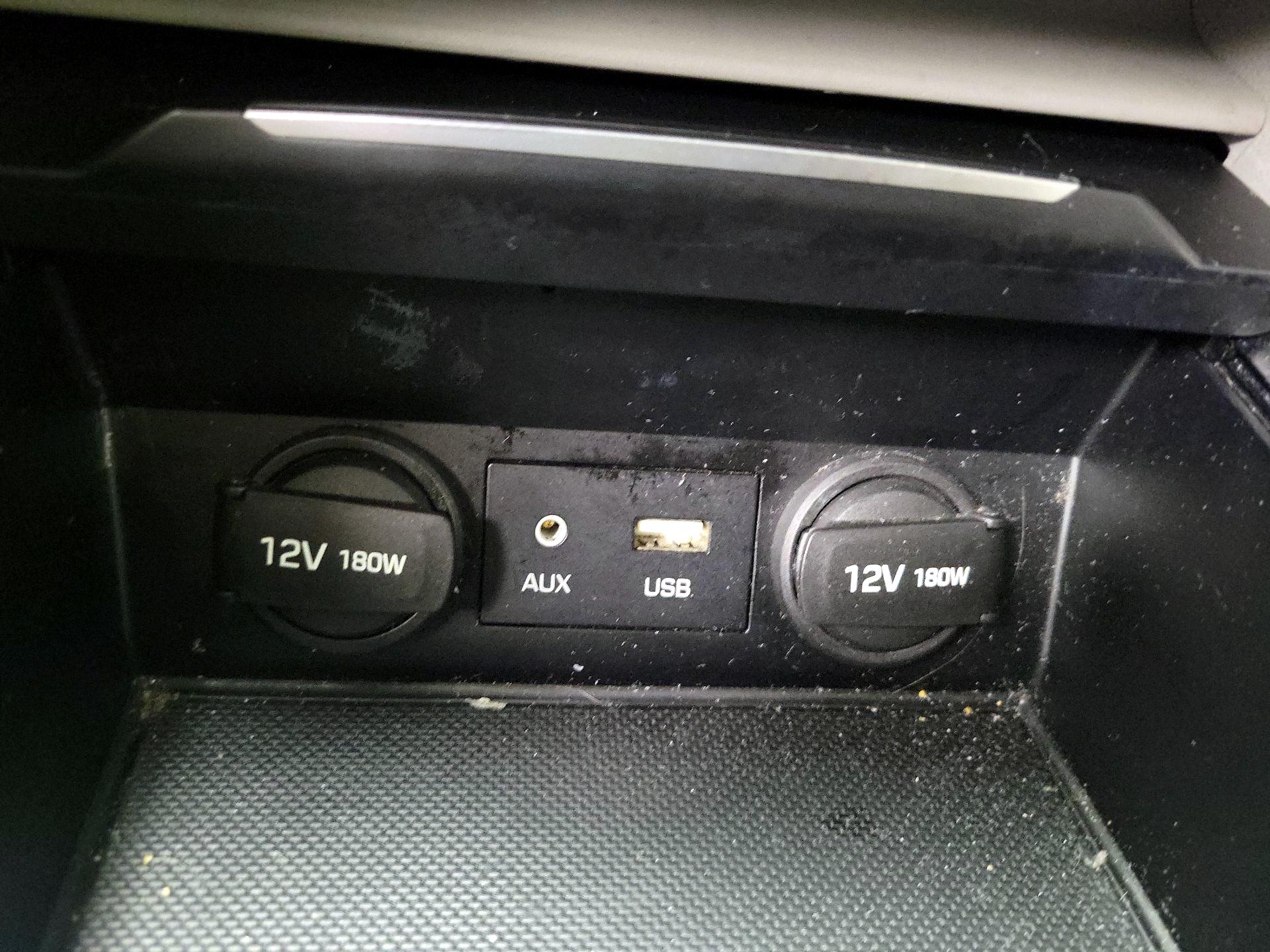 Thumbnail: 2017 Hyundai Elantra - 17