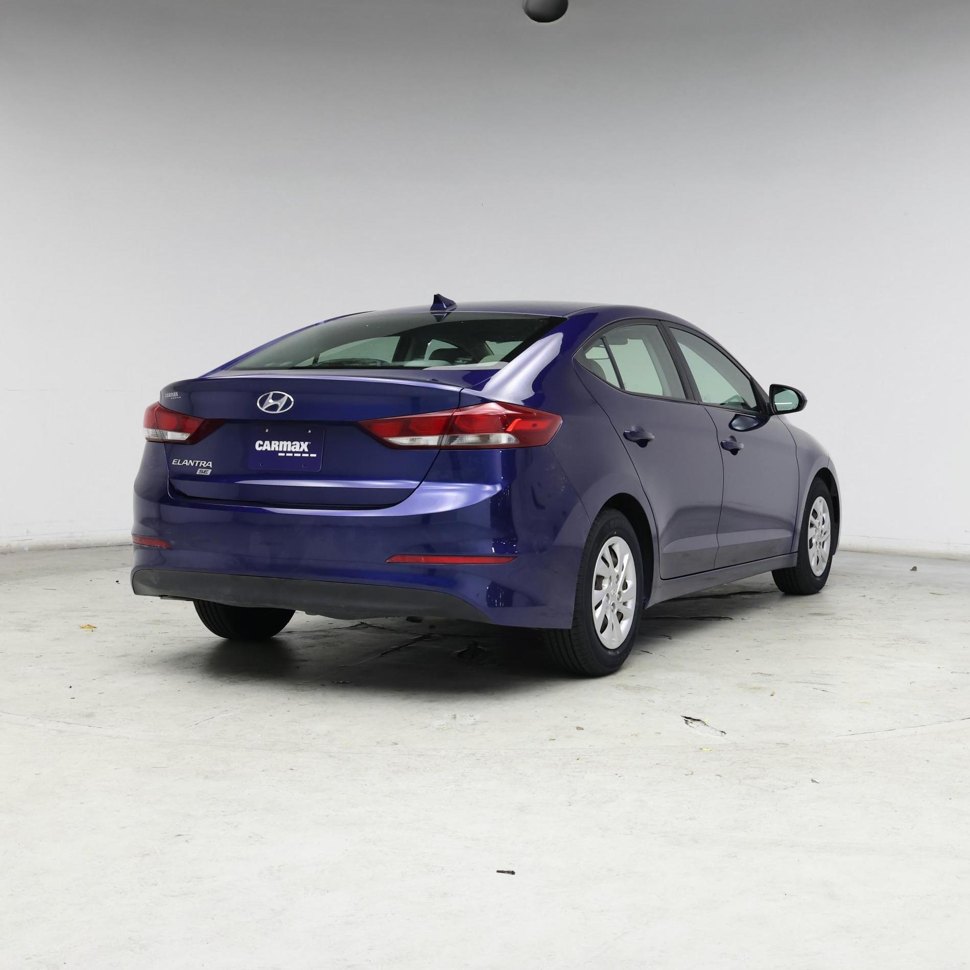 Thumbnail: 2017 Hyundai Elantra - 8