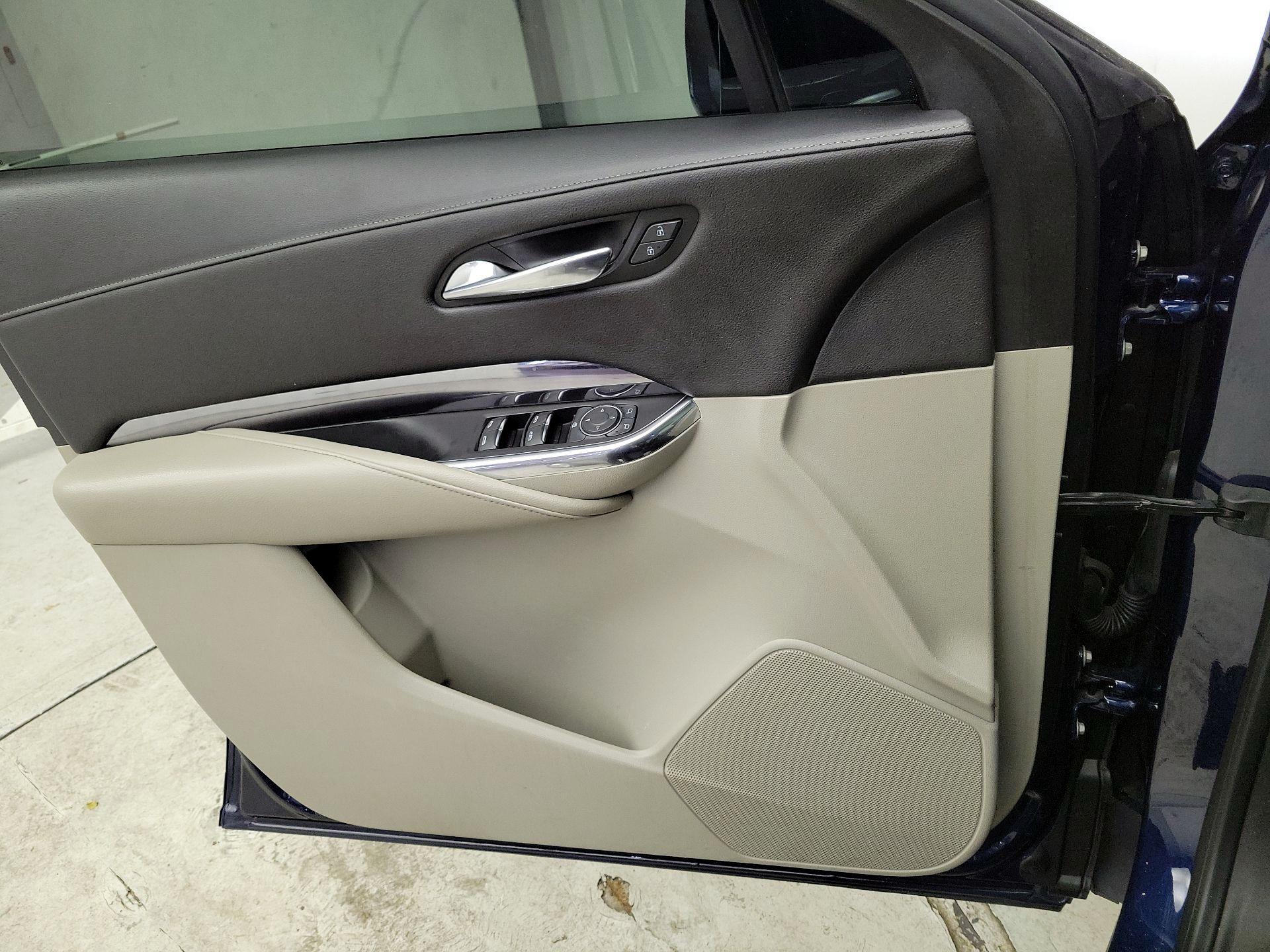 Thumbnail: 2019 Cadillac XT4 - 12