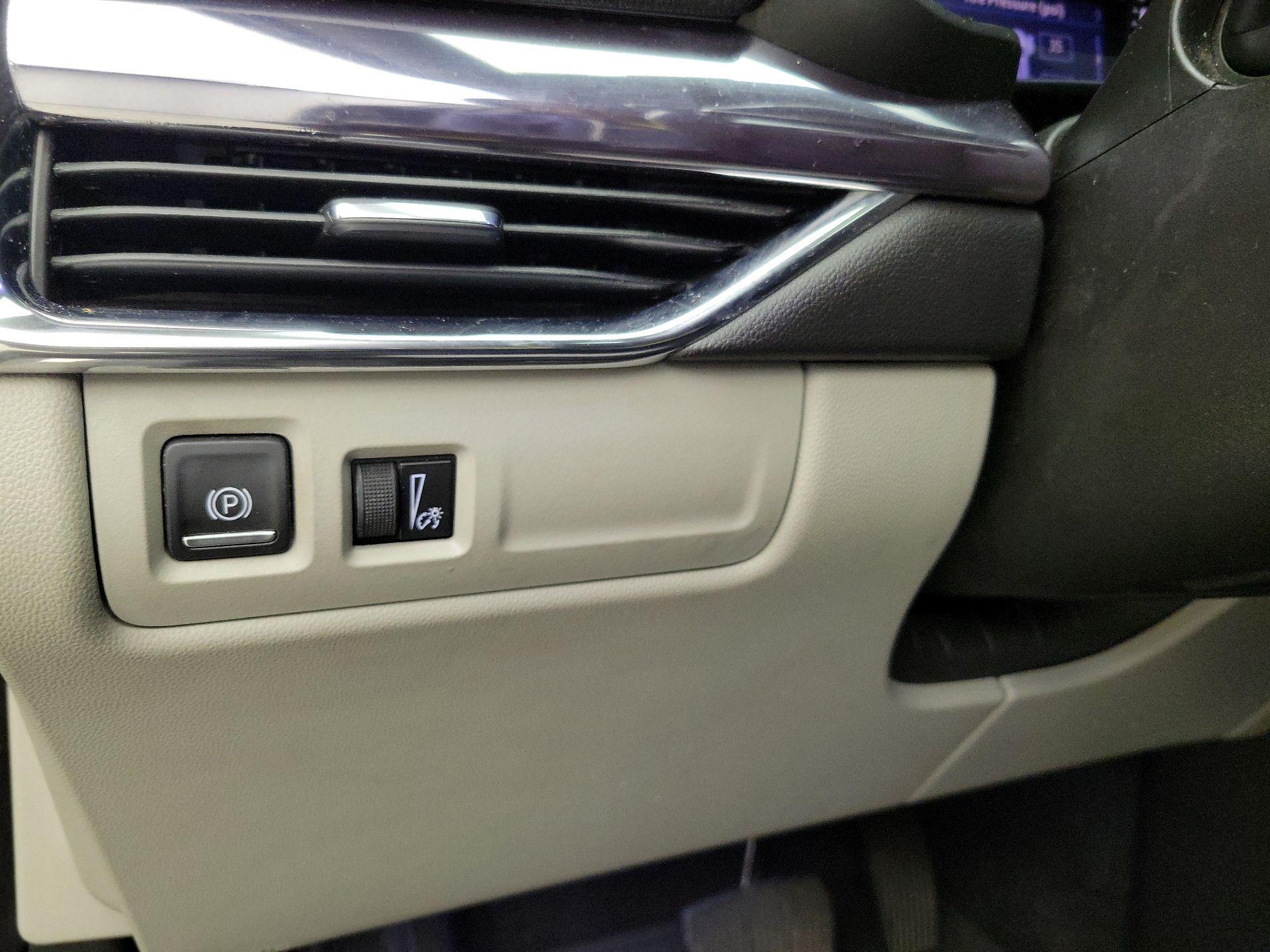 Thumbnail: 2019 Cadillac XT4 - 13