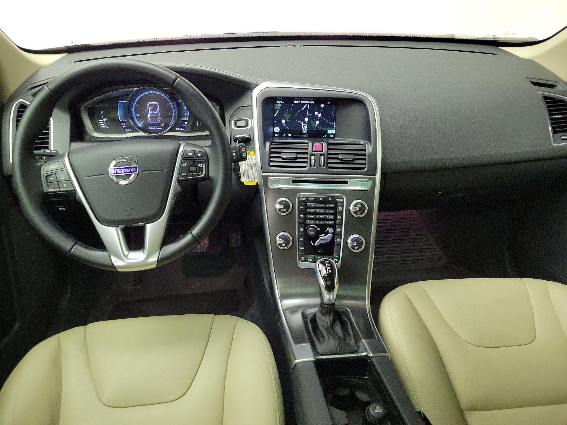 Thumbnail: 2016 Volvo XC60 - 9