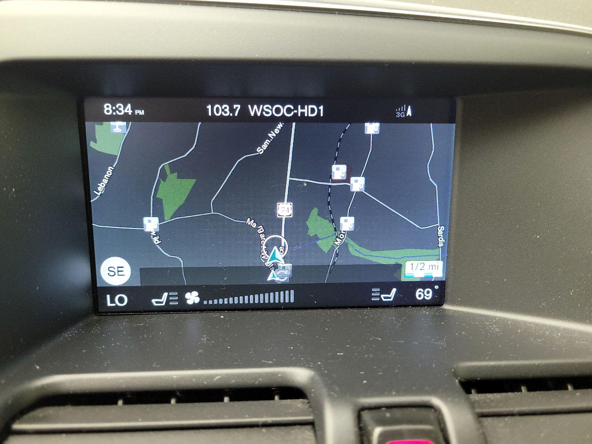 Thumbnail: 2016 Volvo XC60 - 14