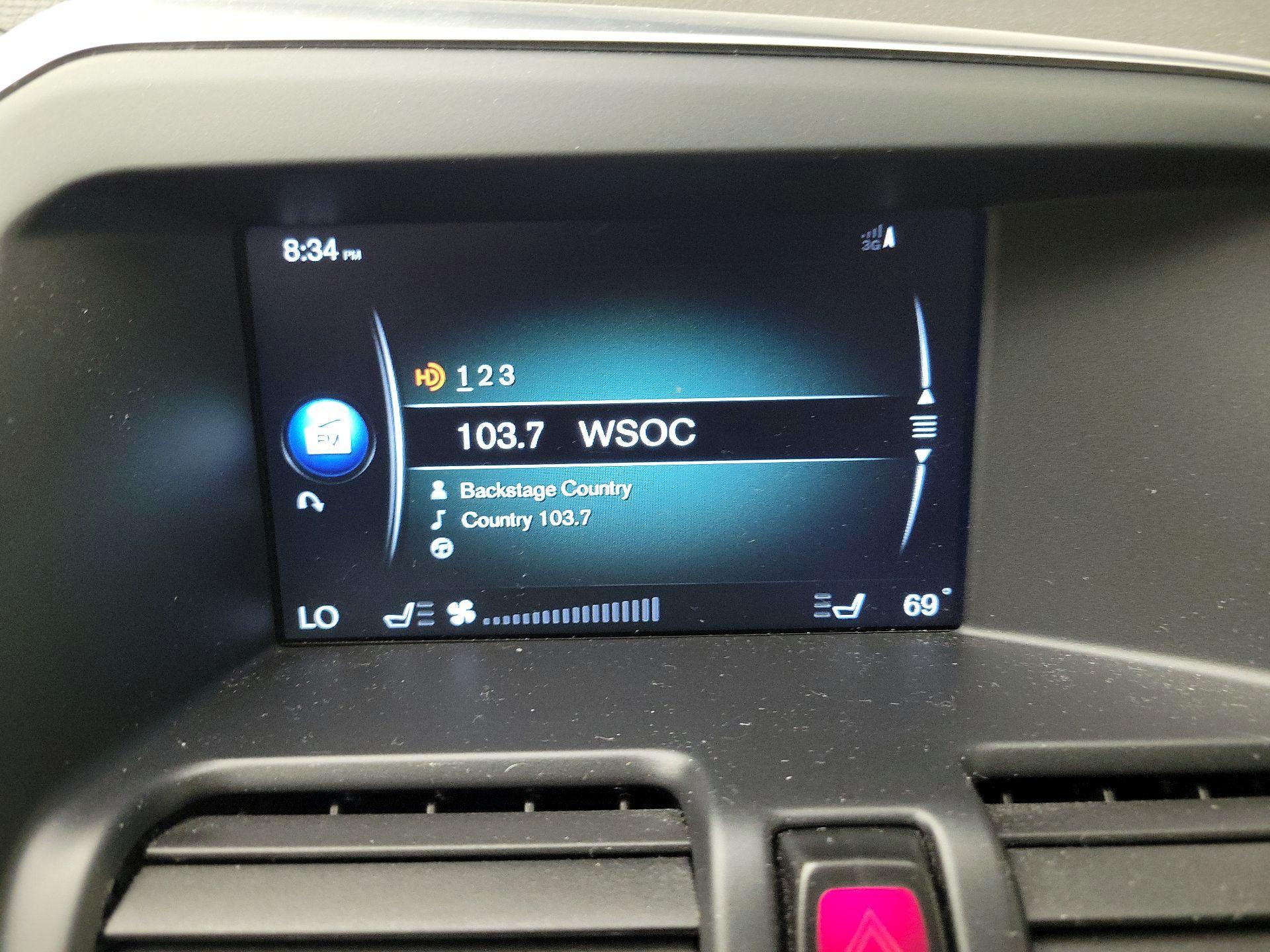 Thumbnail: 2016 Volvo XC60 - 16