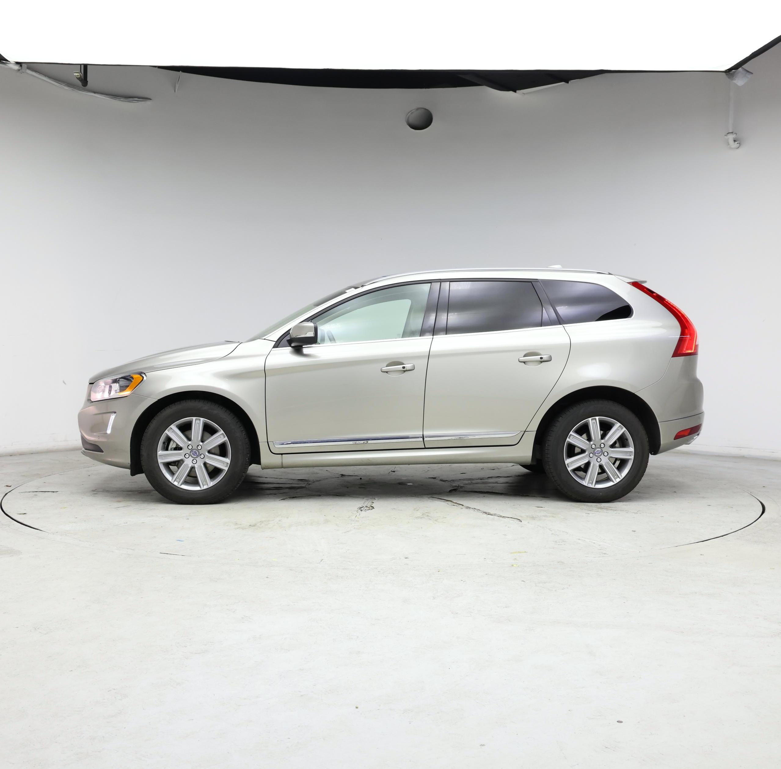 Thumbnail: 2016 Volvo XC60 - 3