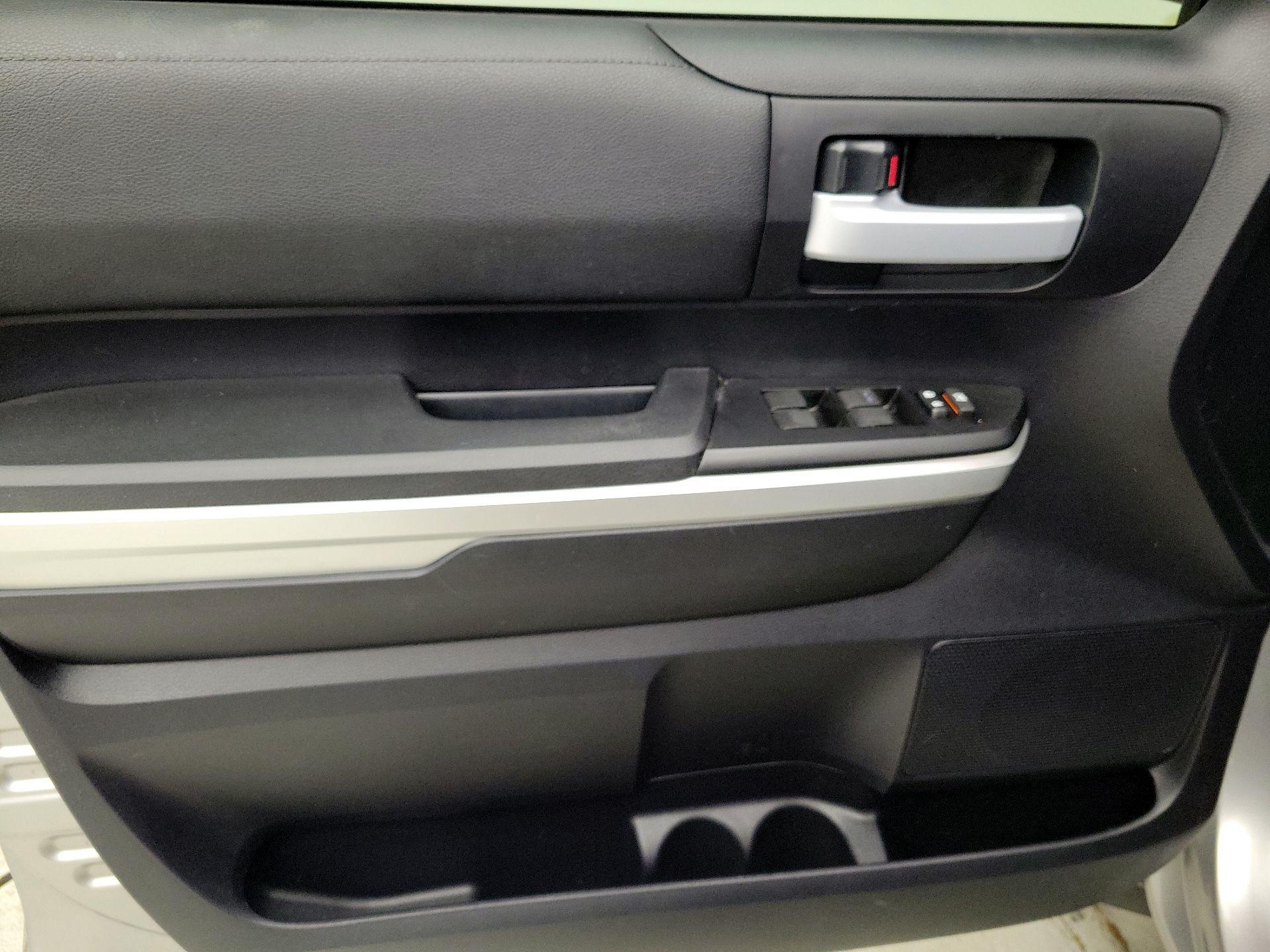 Thumbnail: 2015 Toyota Tundra - 12